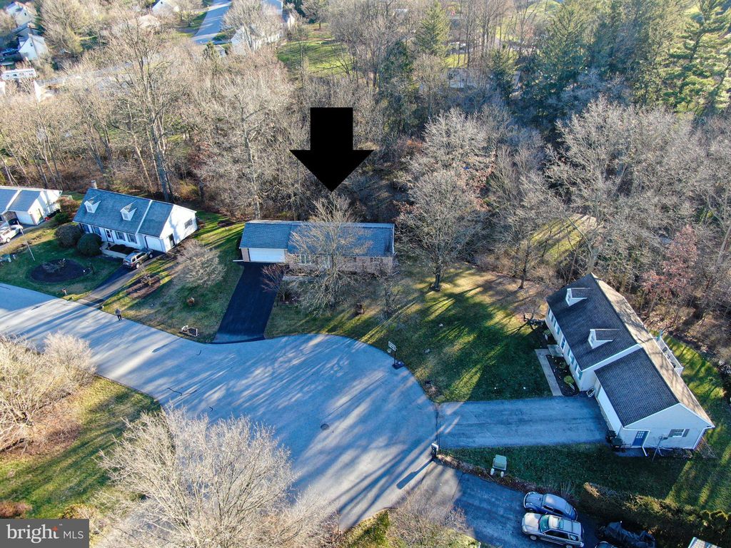 Photo of 911 MAURICE CIR, STEVENS, PA 17578 (MLS # PALA2028756)