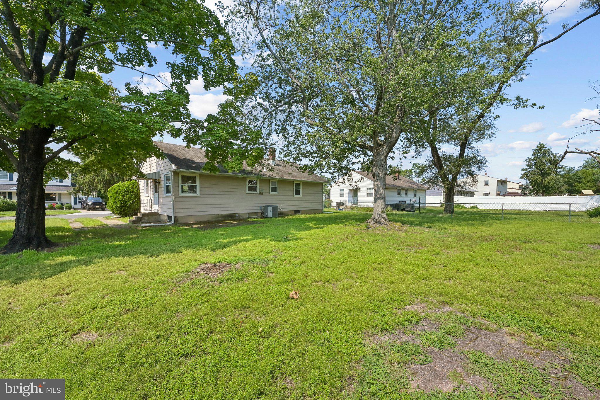 323 JUNIATA AVENUE