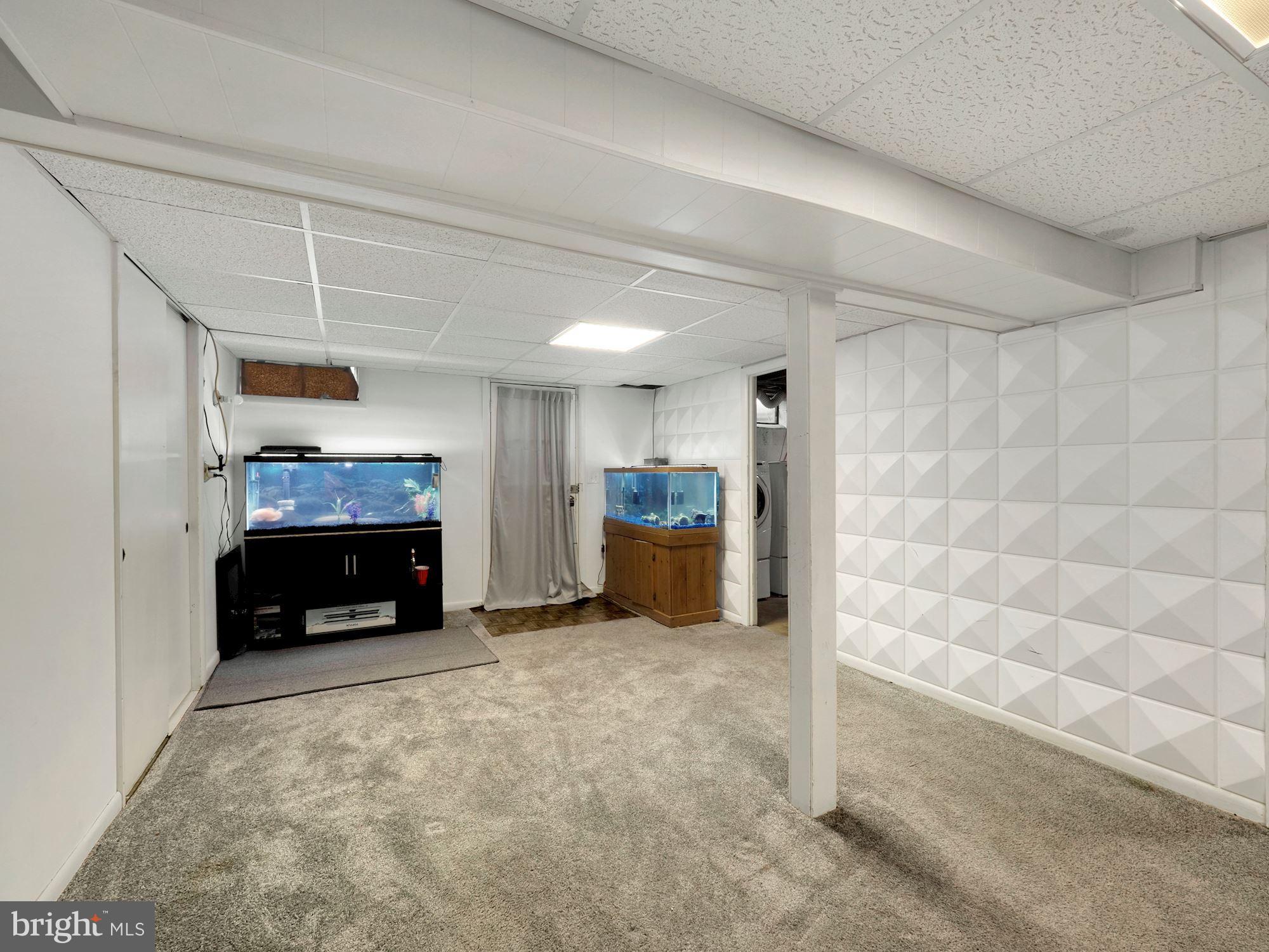 MID COUNTY VIEW - Residential