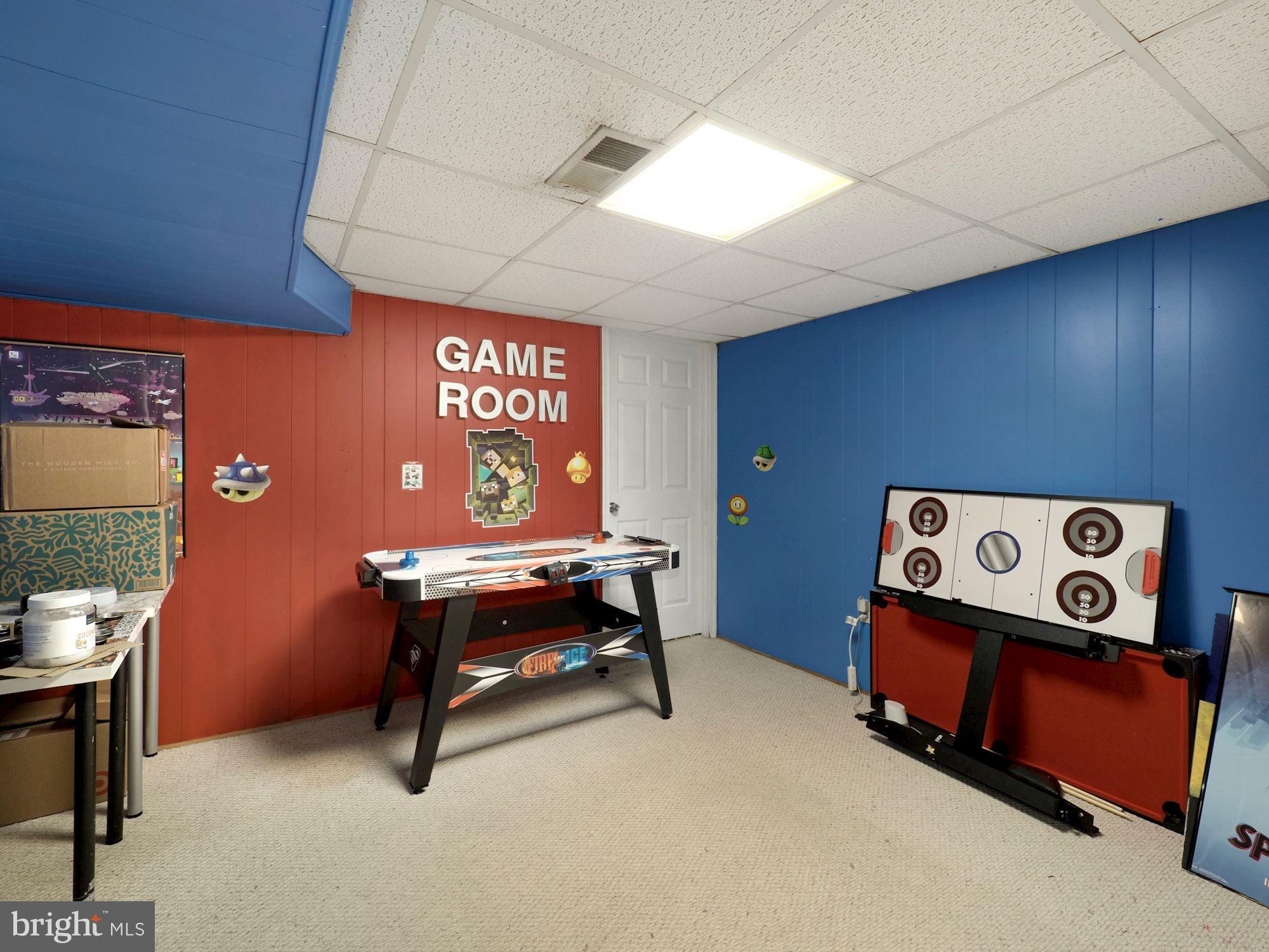 MID COUNTY VIEW - Residential