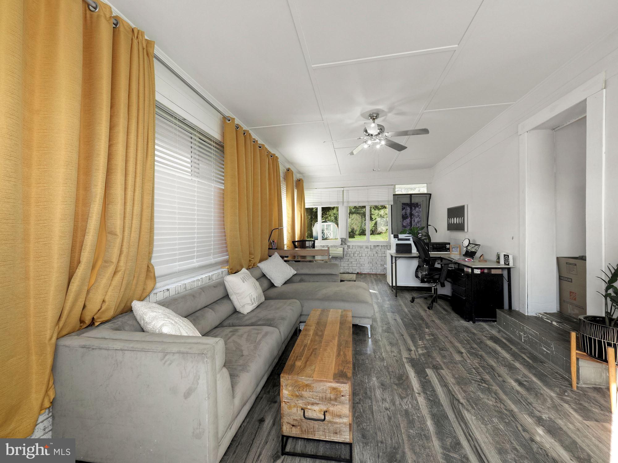 MID COUNTY VIEW - Residential