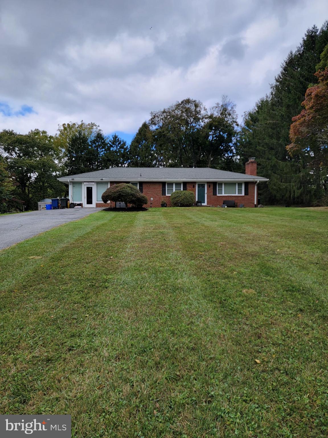 MID COUNTY VIEW - Residential