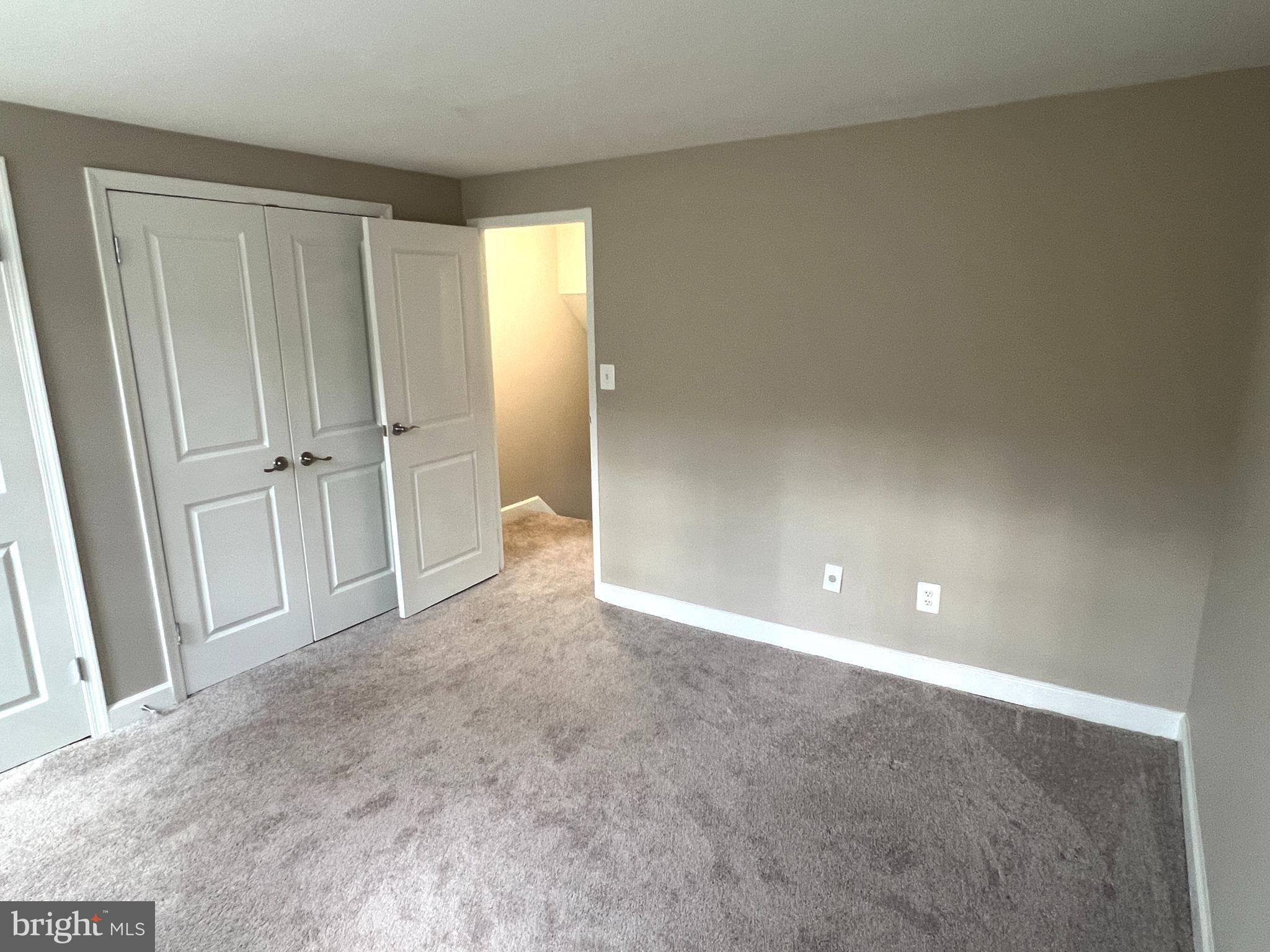 WINDMILL SQUARE - Residential Lease