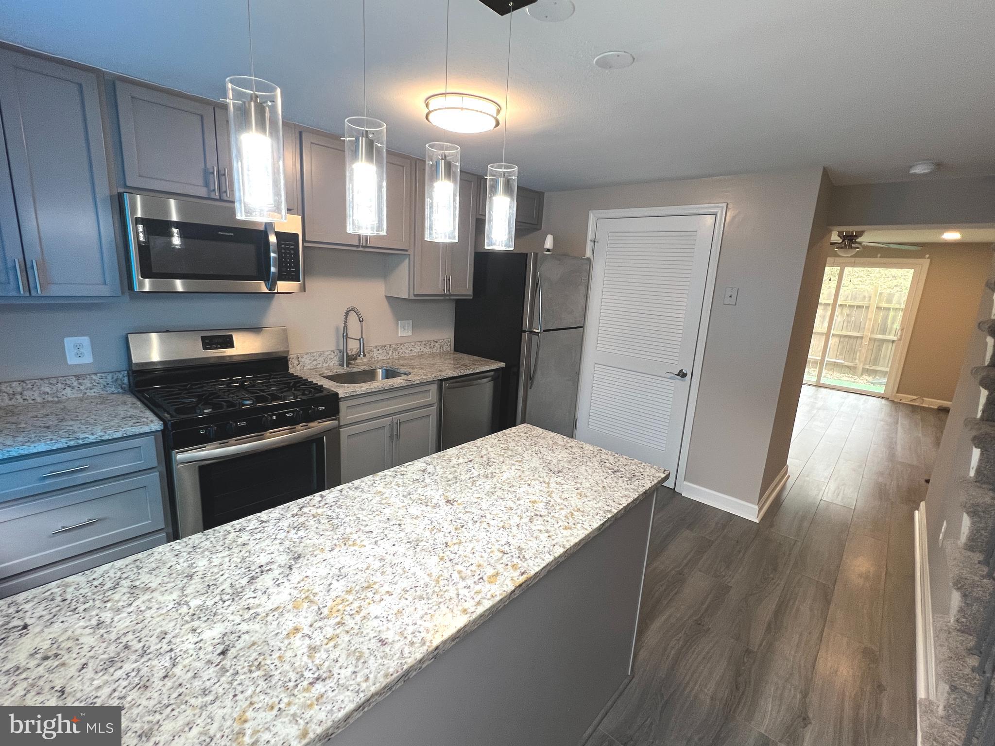 WINDMILL SQUARE - Residential Lease