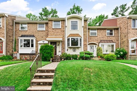Townhouse For Sale - 4104 Barnstaple Court<br/> BENSALEM, PA 19020
