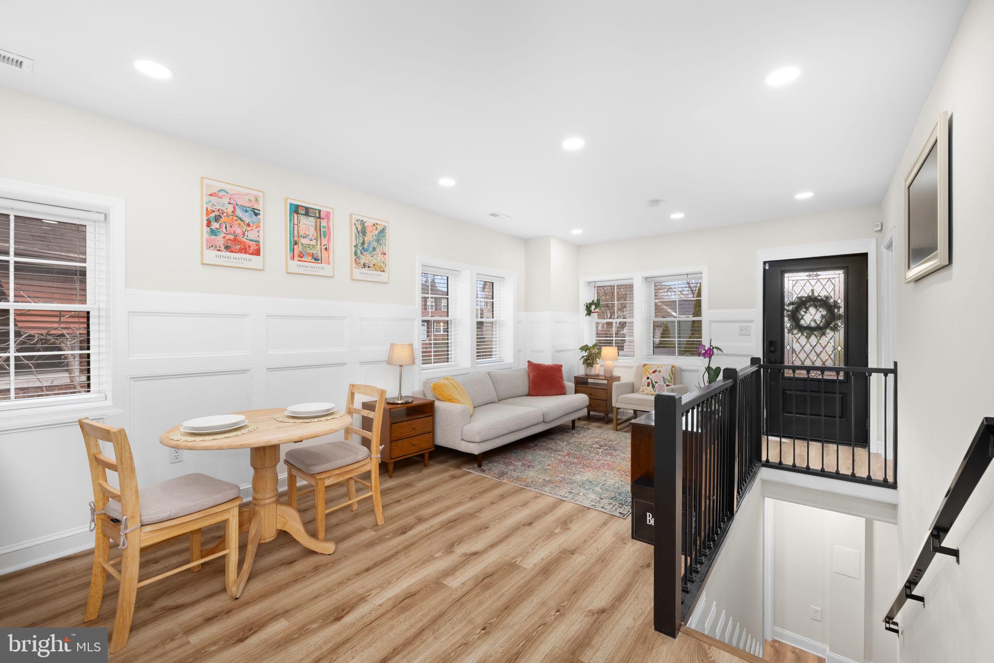 2205 E RANDOLPH AVENUE