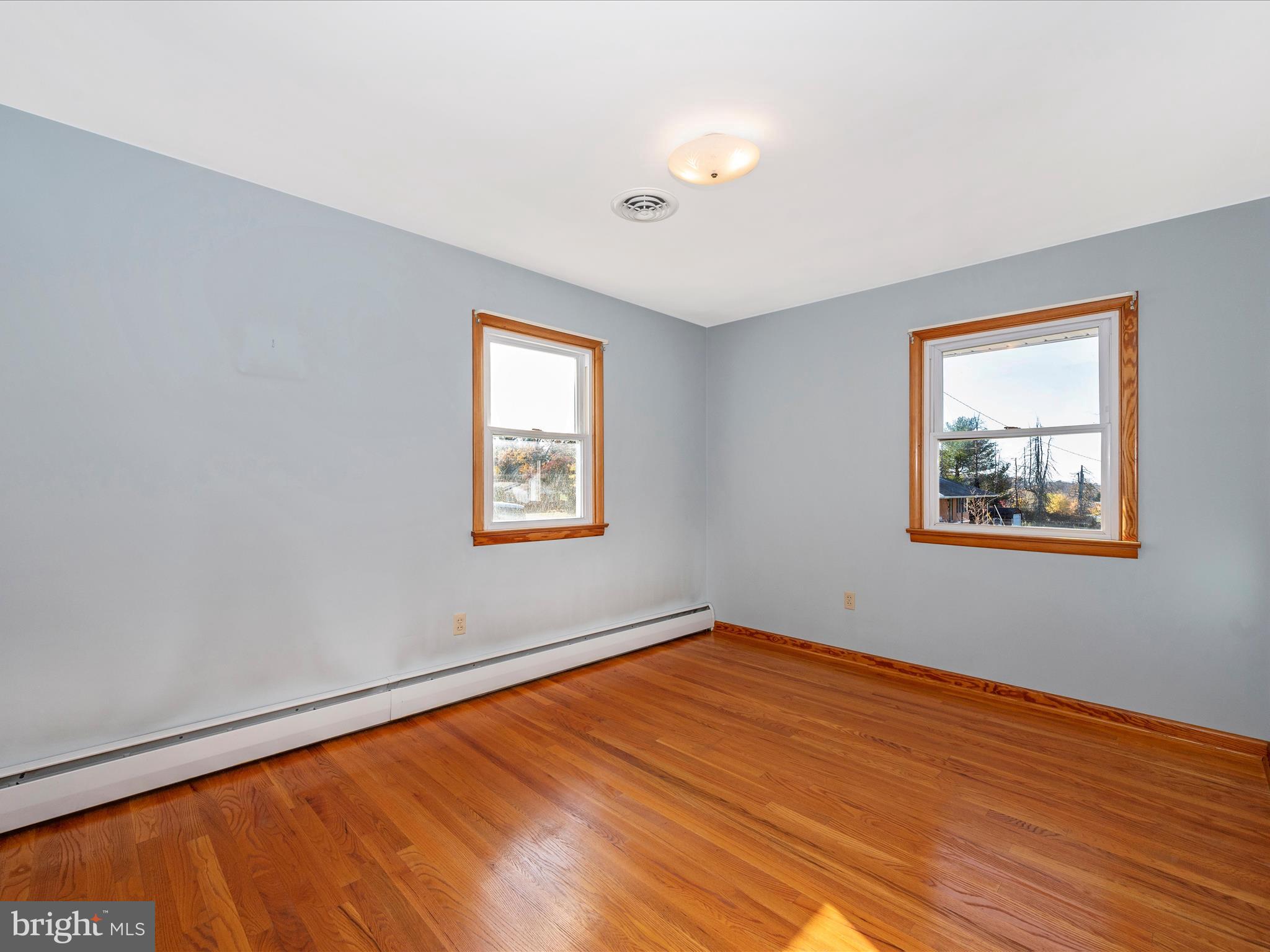 MIDDLETOWN - Residential