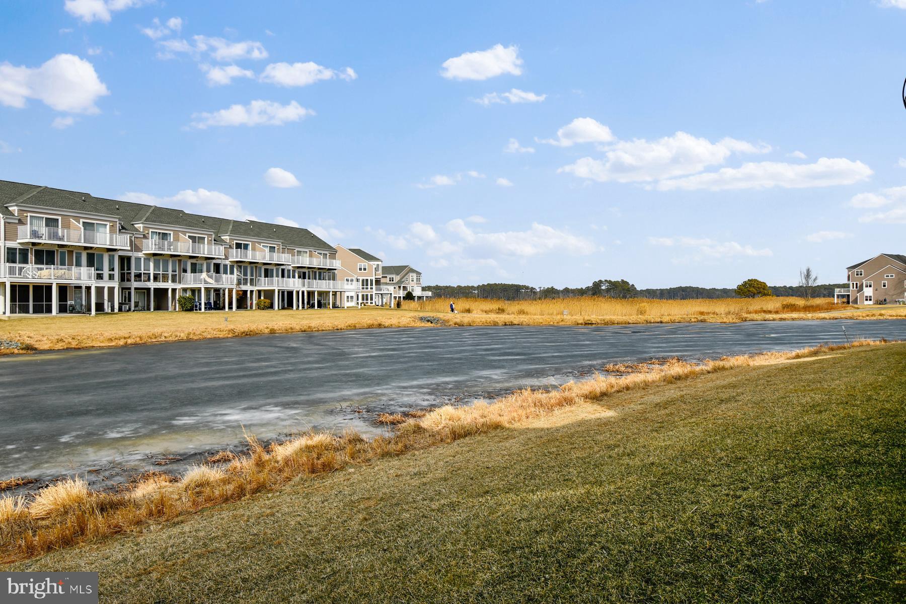 BAYVILLE SHORES - Residential