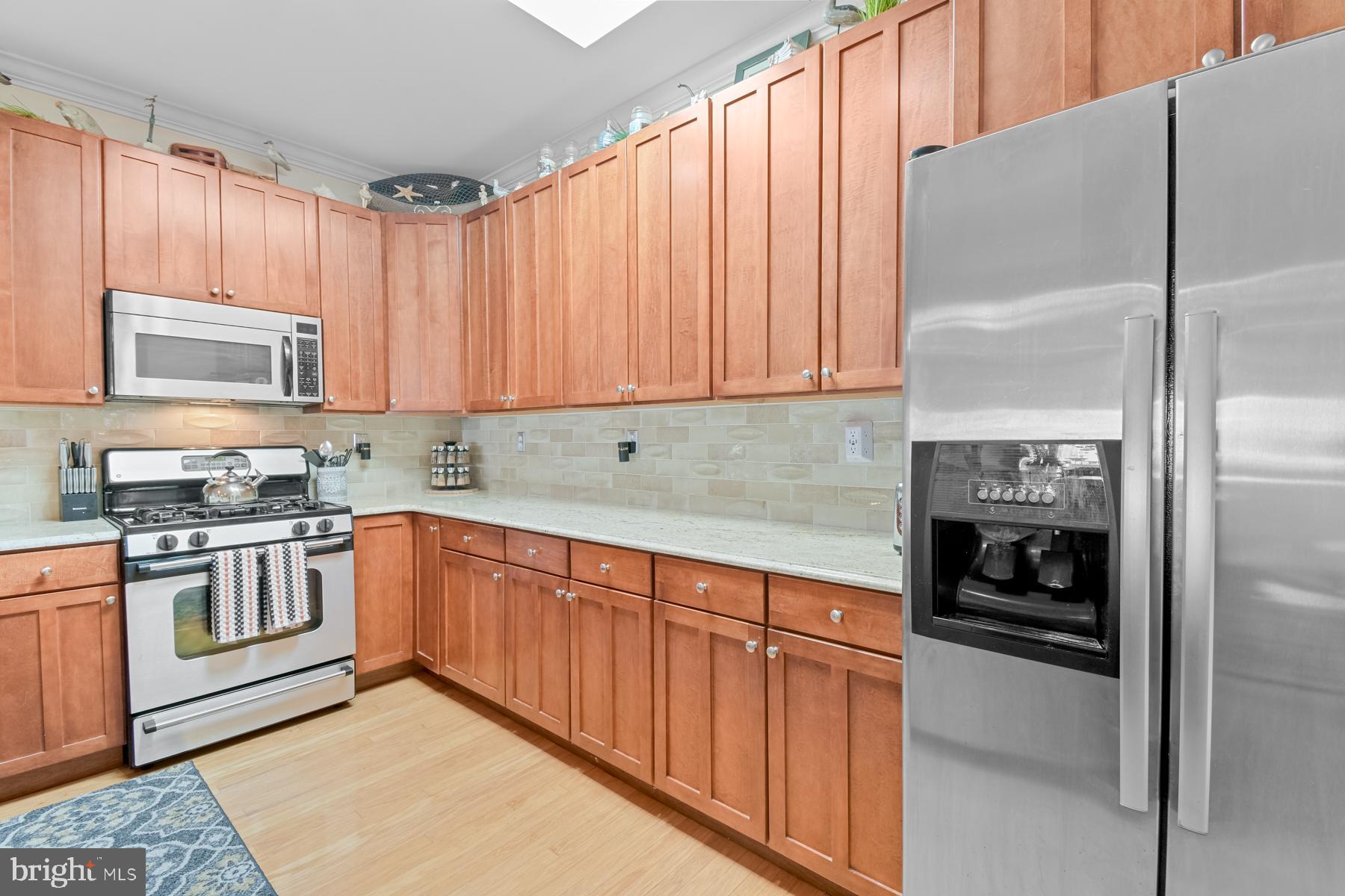 BAYVILLE SHORES - Residential