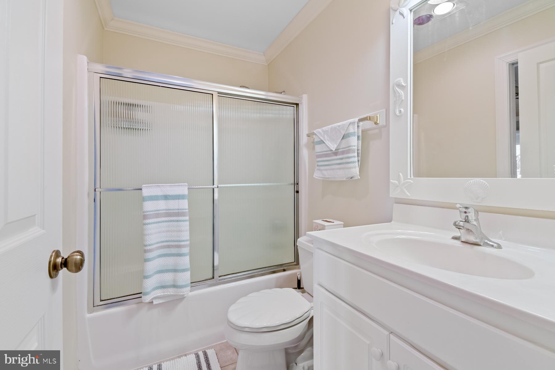 BAYVILLE SHORES - Residential