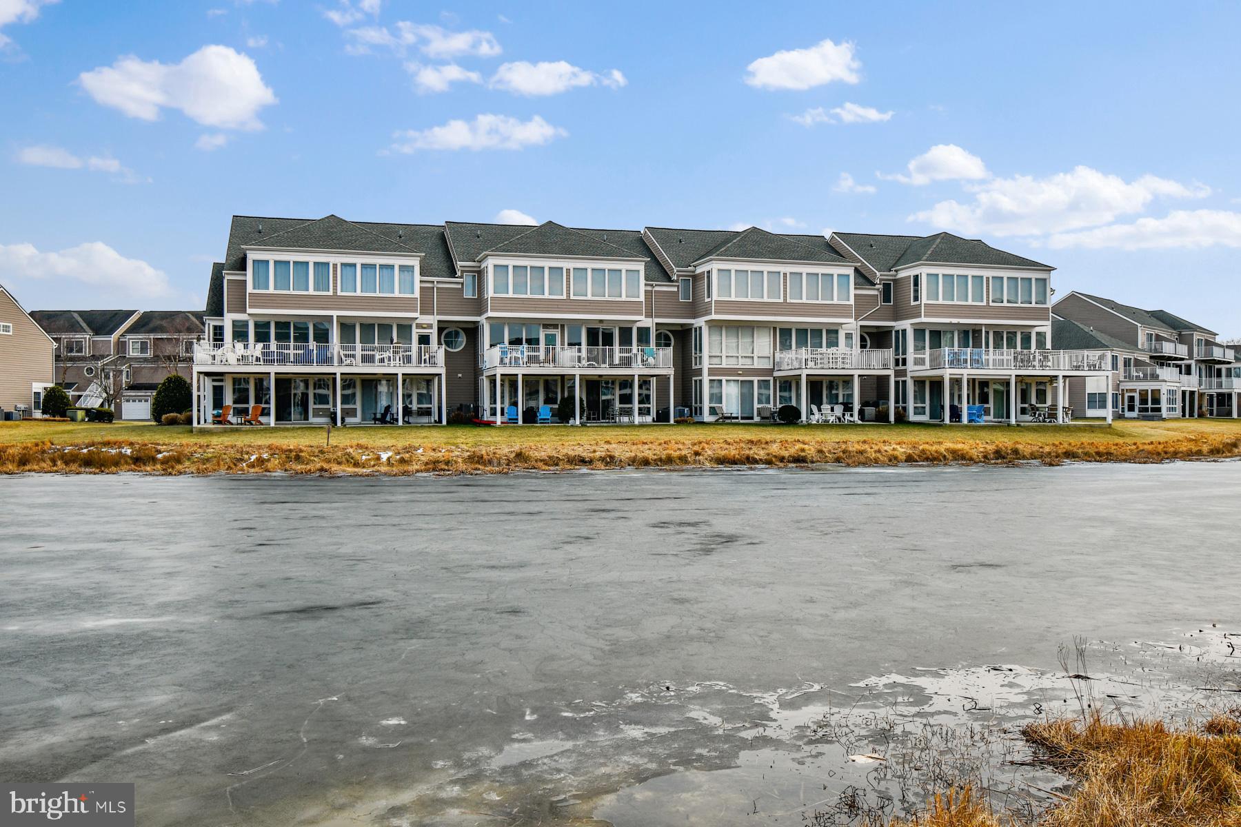 BAYVILLE SHORES - Residential