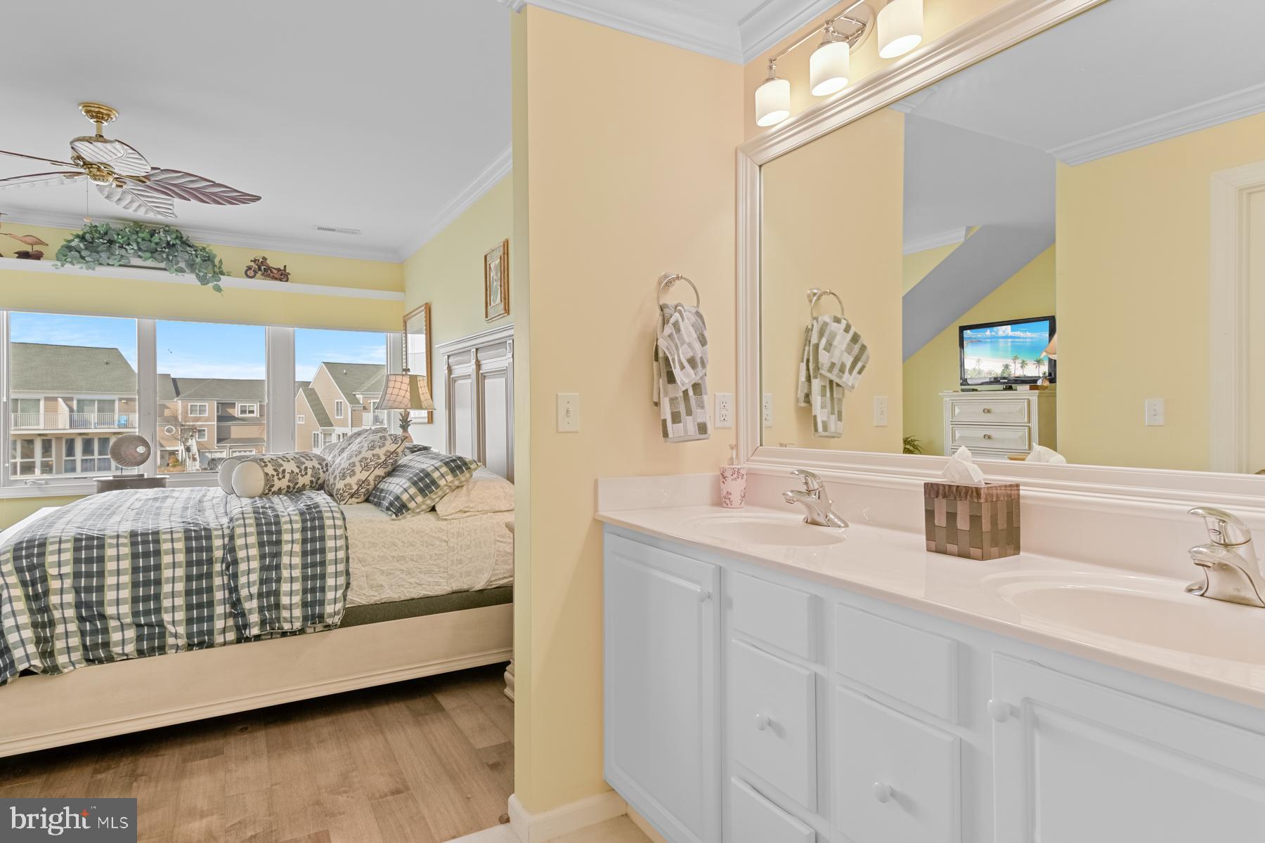 BAYVILLE SHORES - Residential