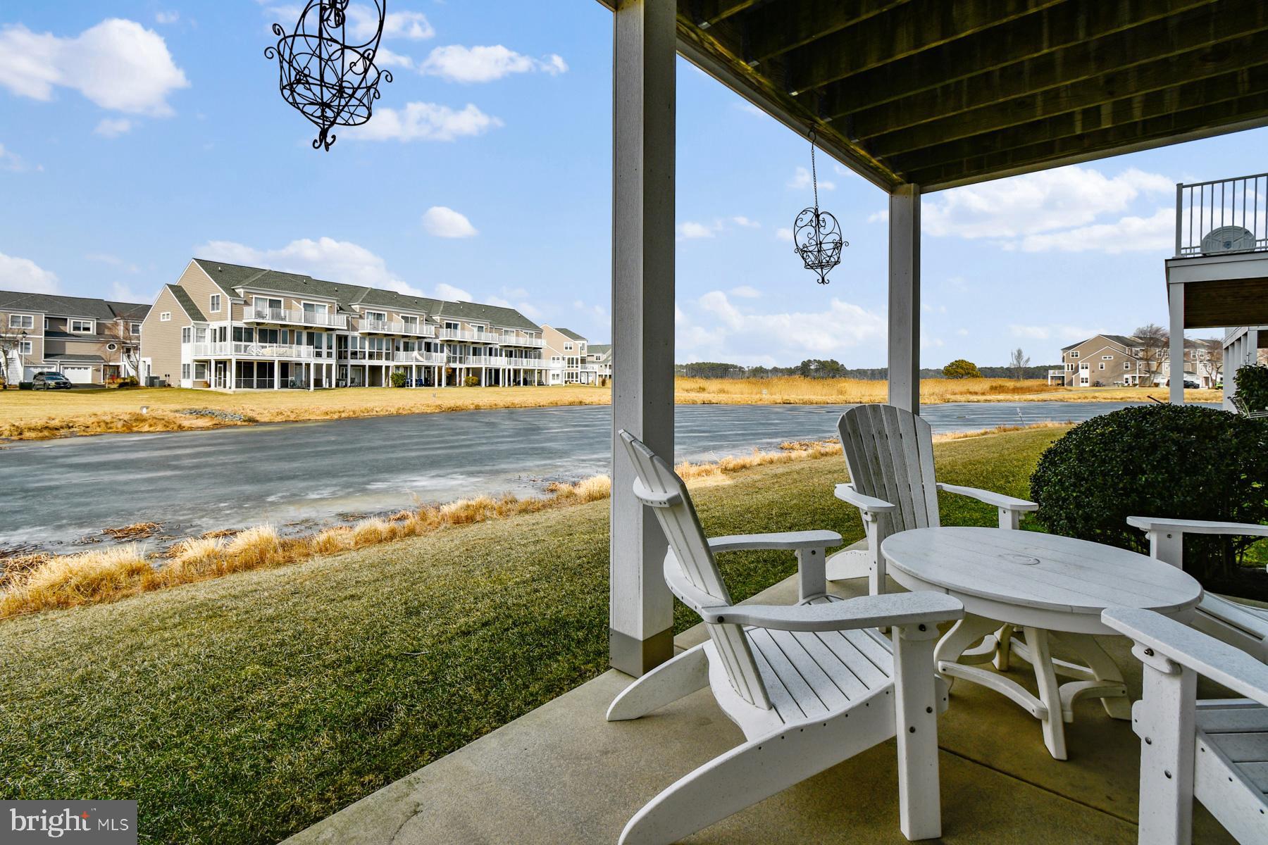 BAYVILLE SHORES - Residential