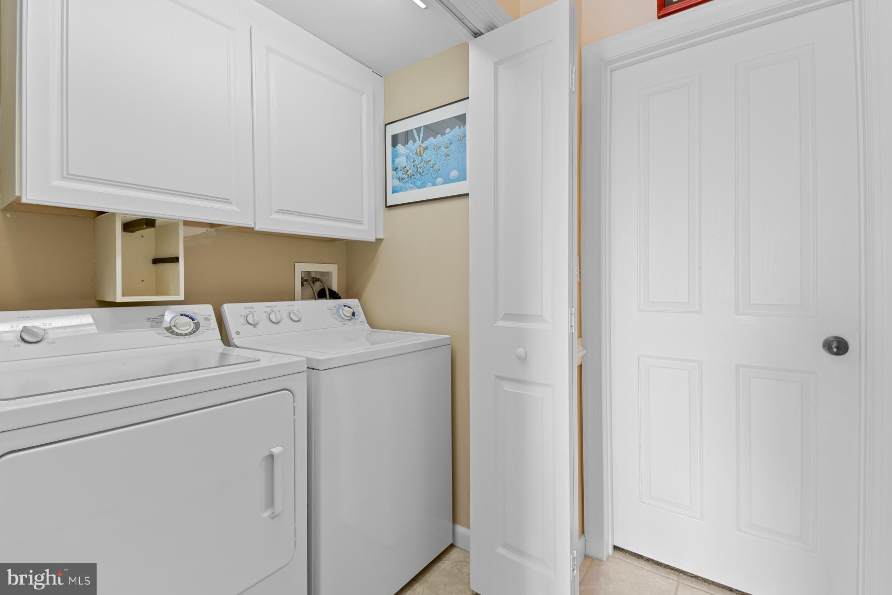 BAYVILLE SHORES - Residential