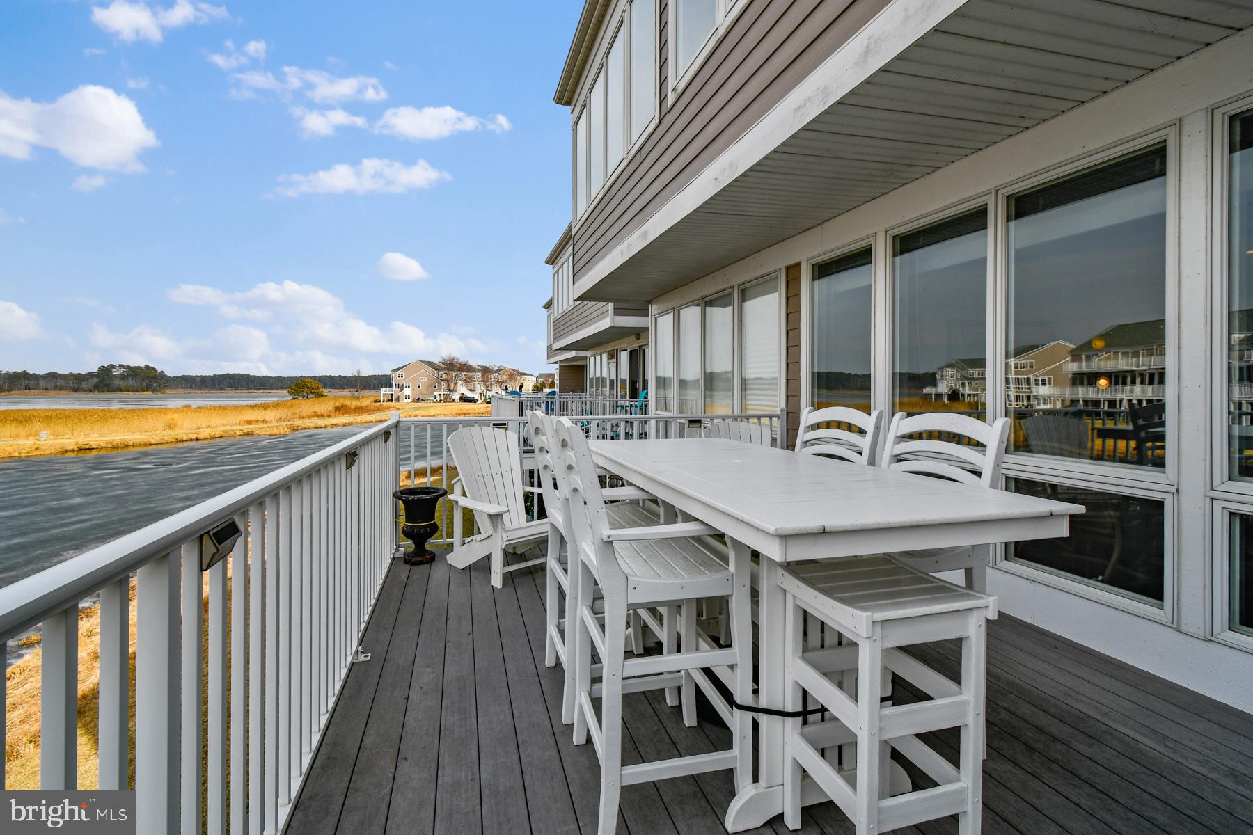 BAYVILLE SHORES - Residential