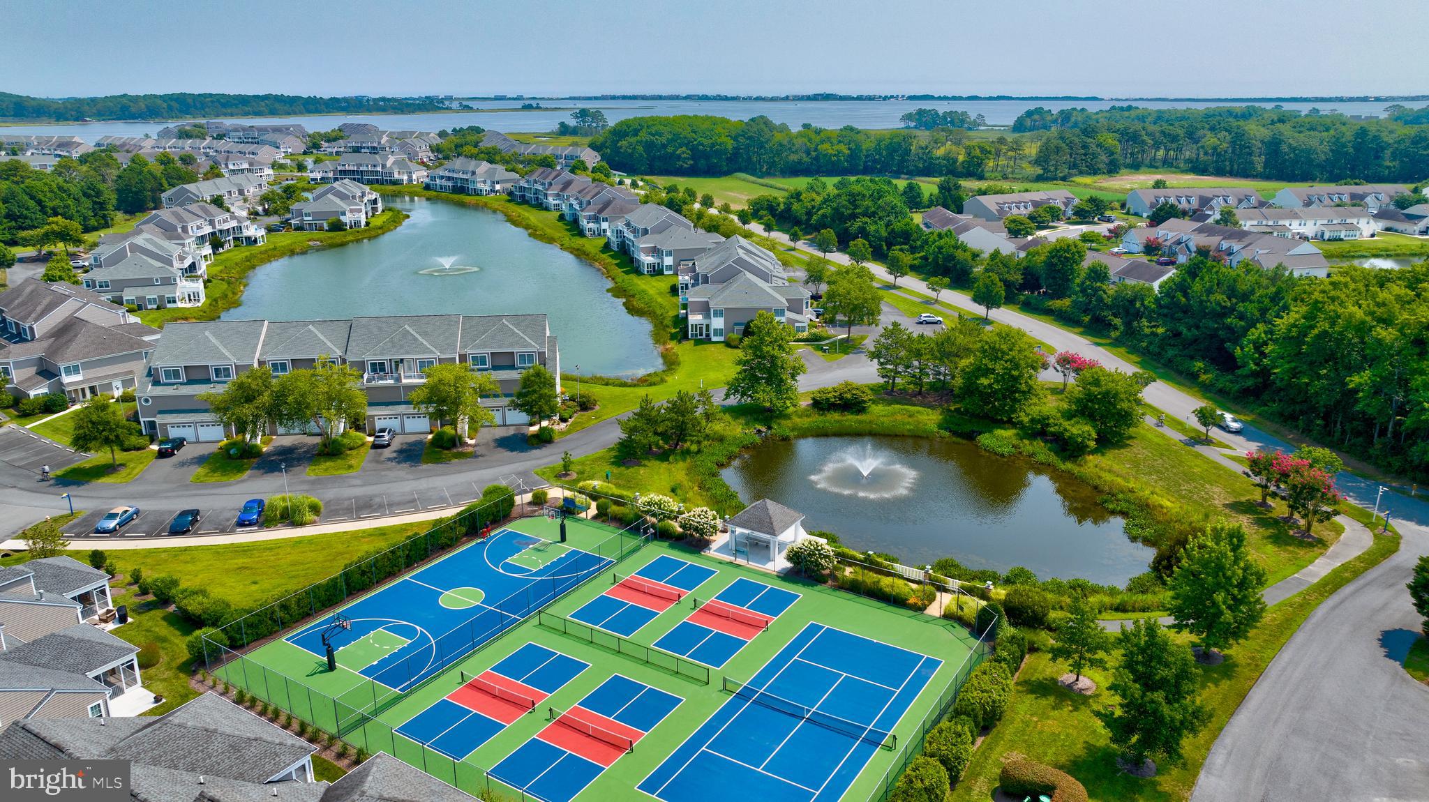 BAYVILLE SHORES - Residential