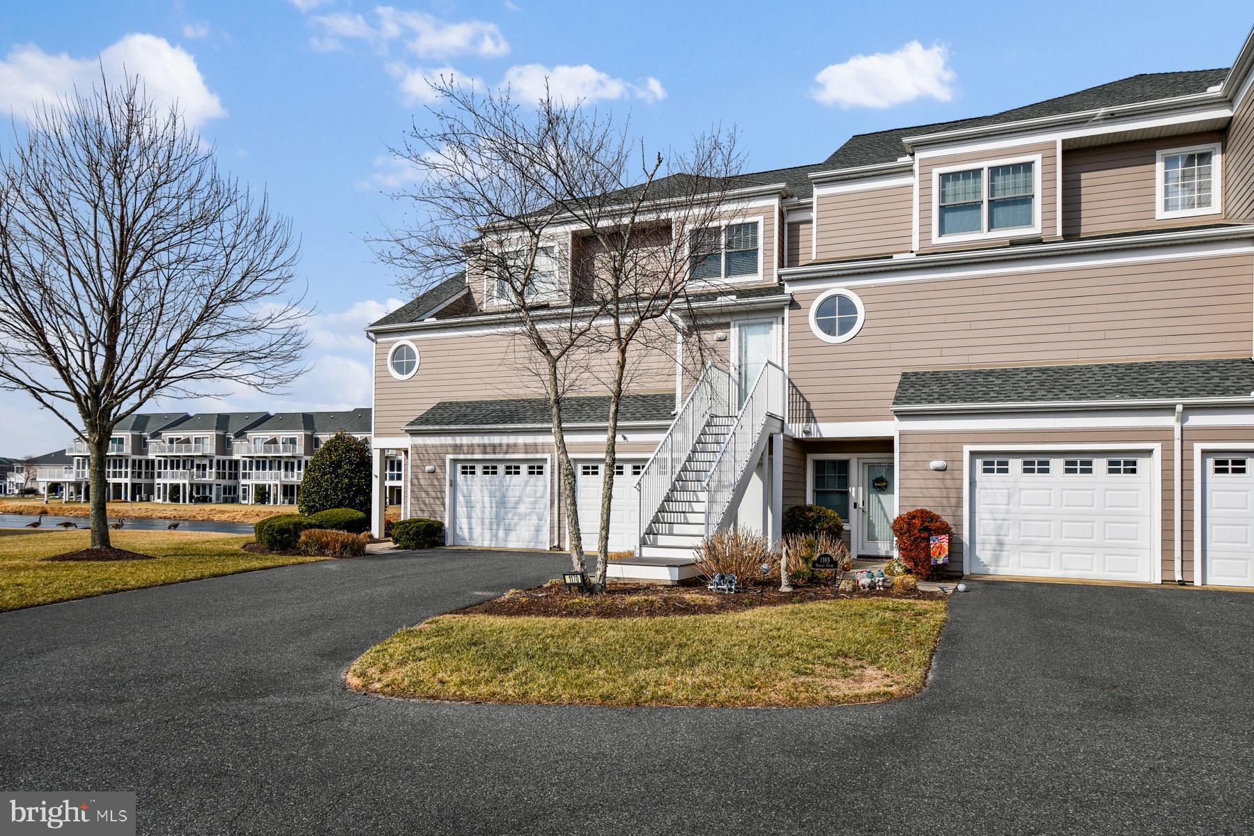 BAYVILLE SHORES - Residential