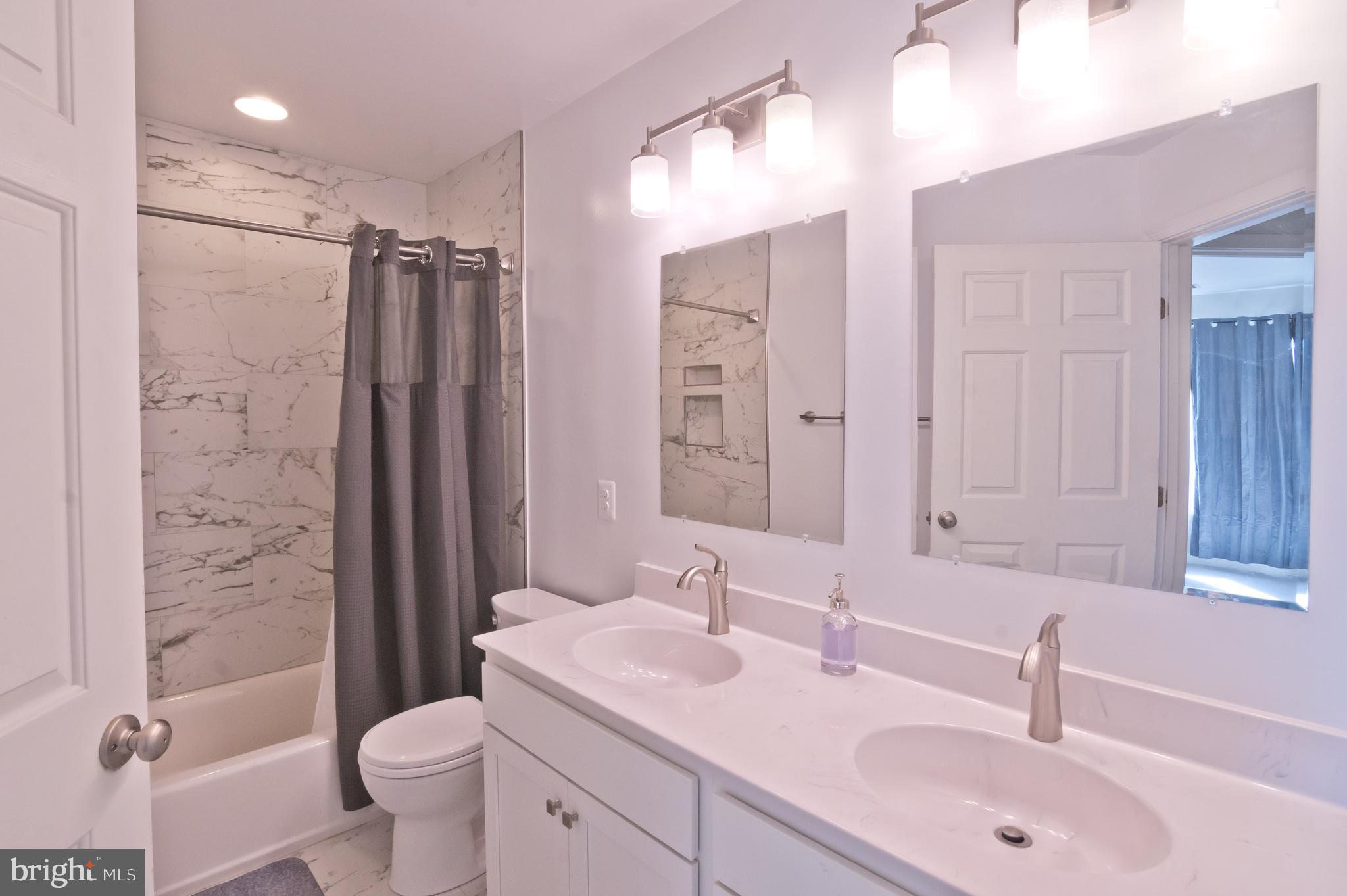 SUMMIT CREEK - Residential