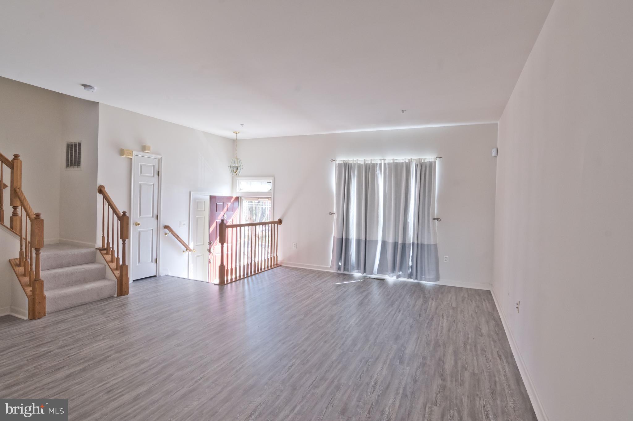 SUMMIT CREEK - Residential