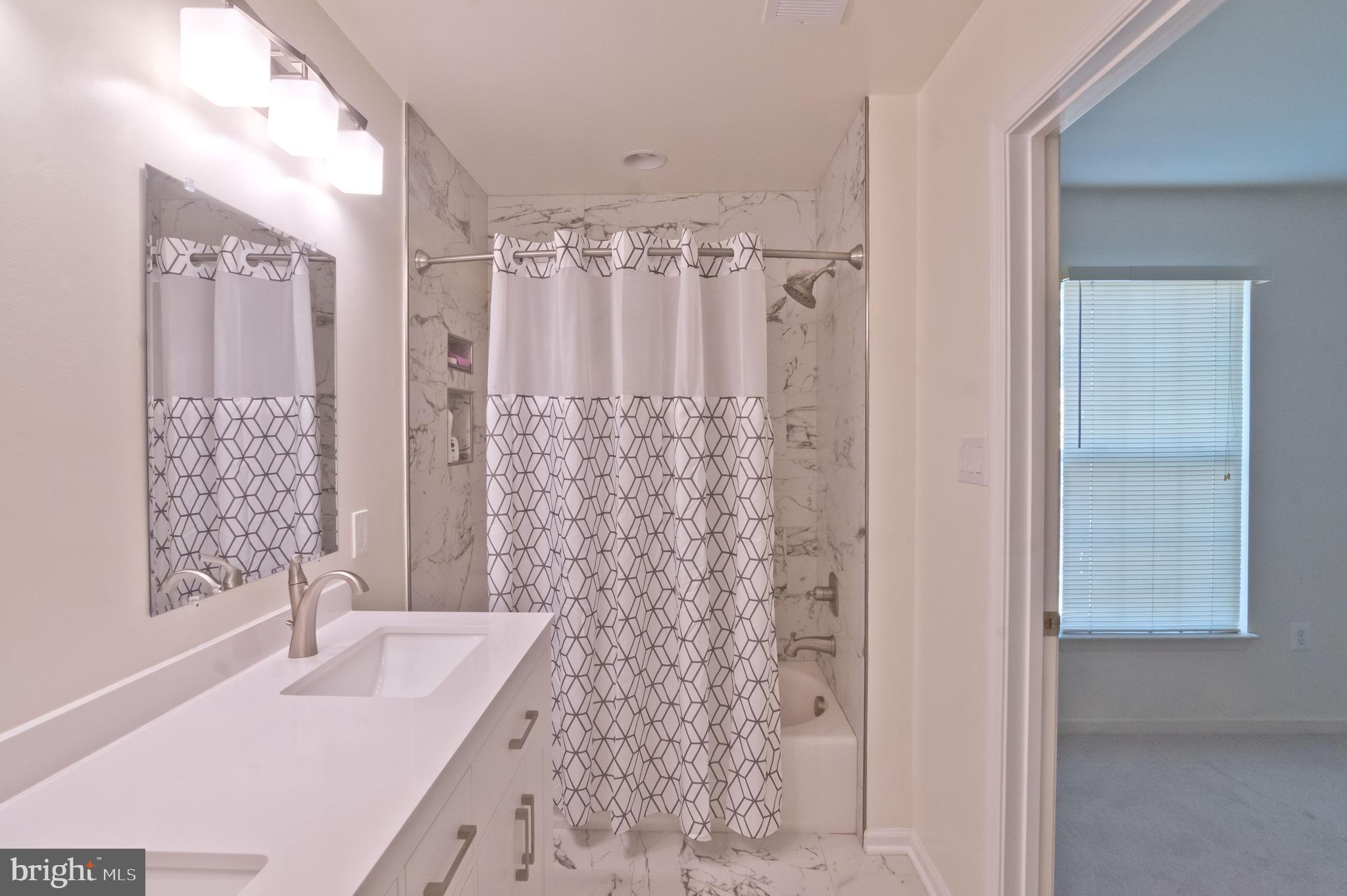 SUMMIT CREEK - Residential