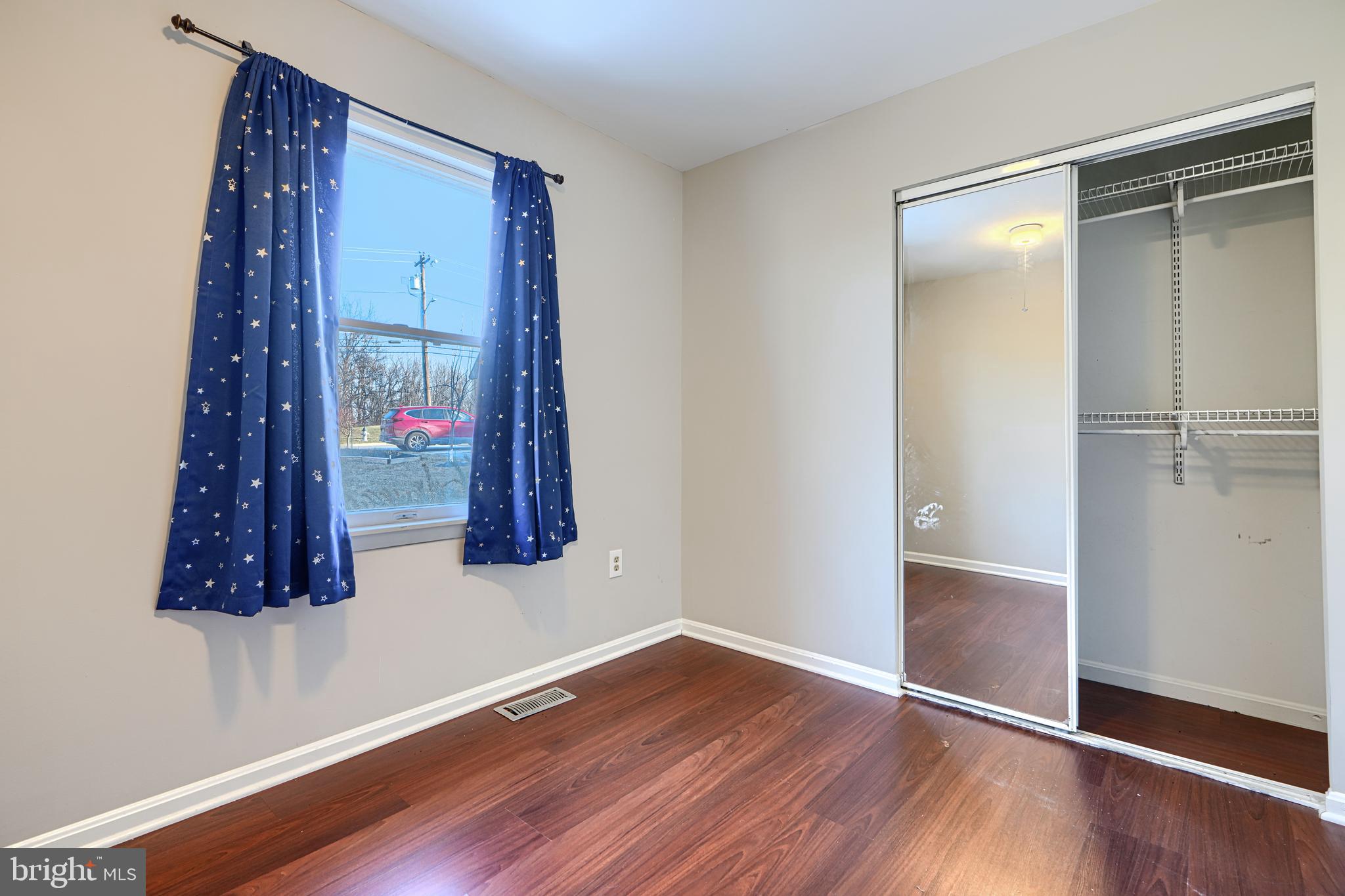 DAMASCUS OUTSIDE - Residential