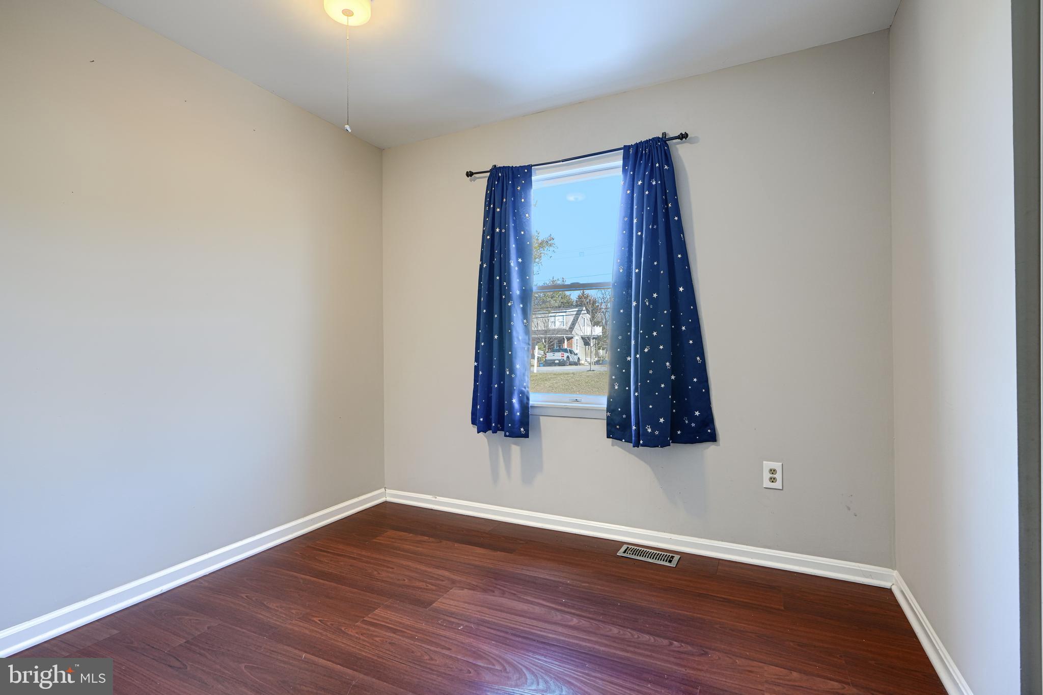 DAMASCUS OUTSIDE - Residential