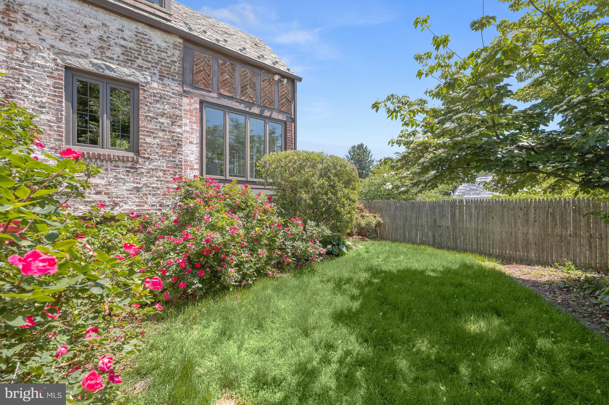 NORTH HILLS - Residential