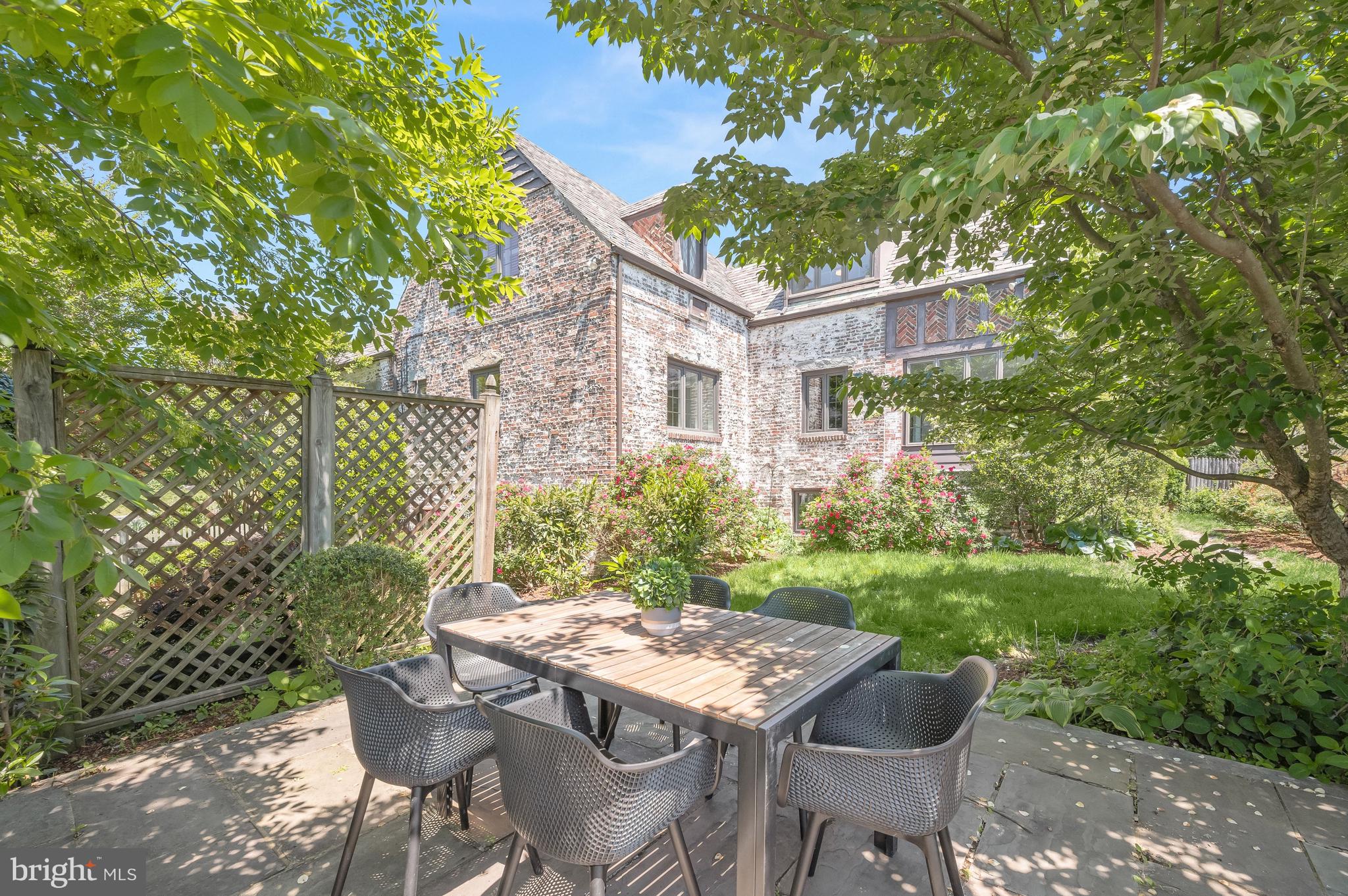 NORTH HILLS - Residential