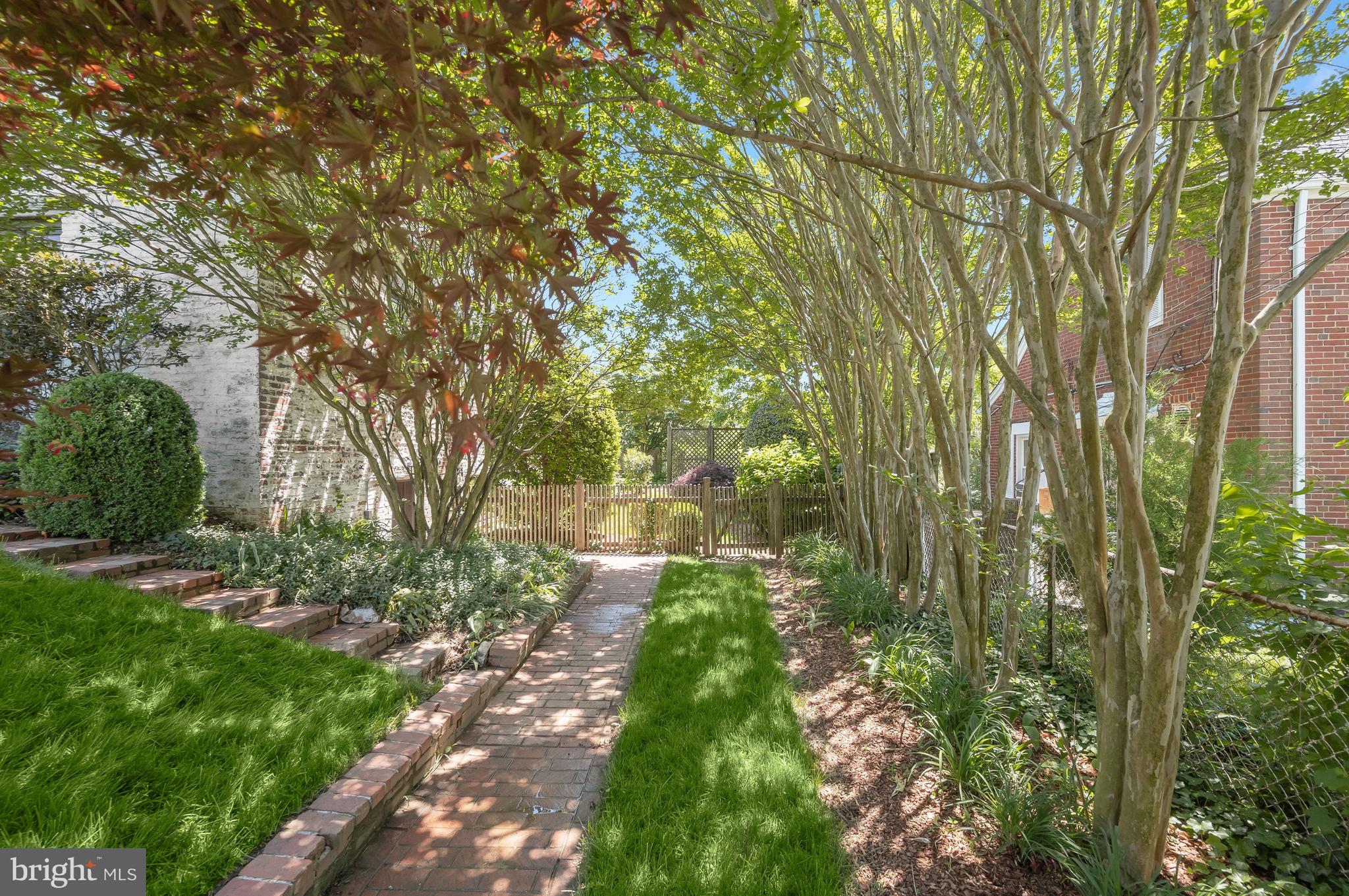 NORTH HILLS - Residential