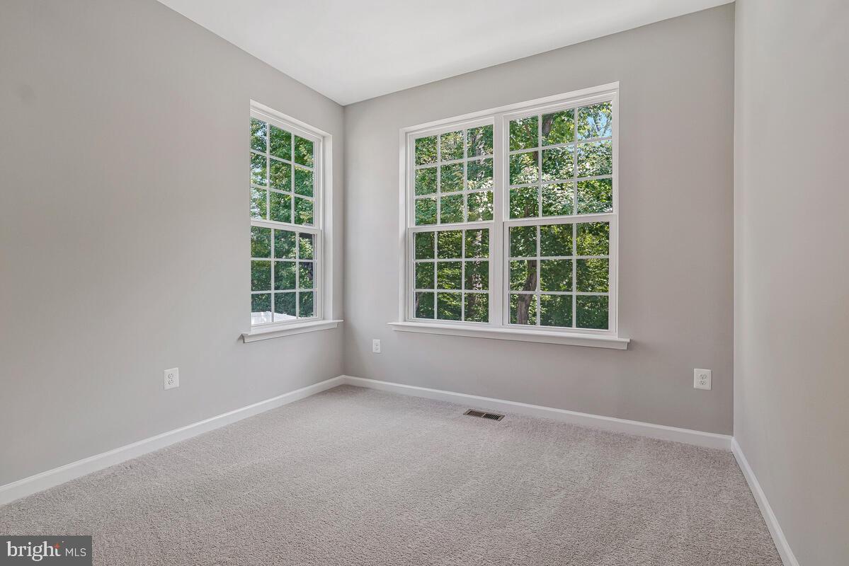 WINDSOR MANOR - Residential