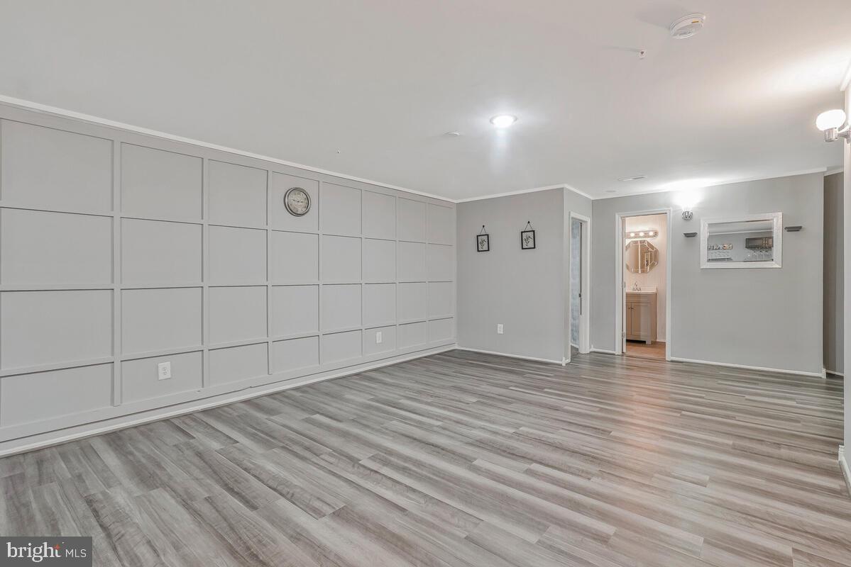 WINDSOR MANOR - Residential