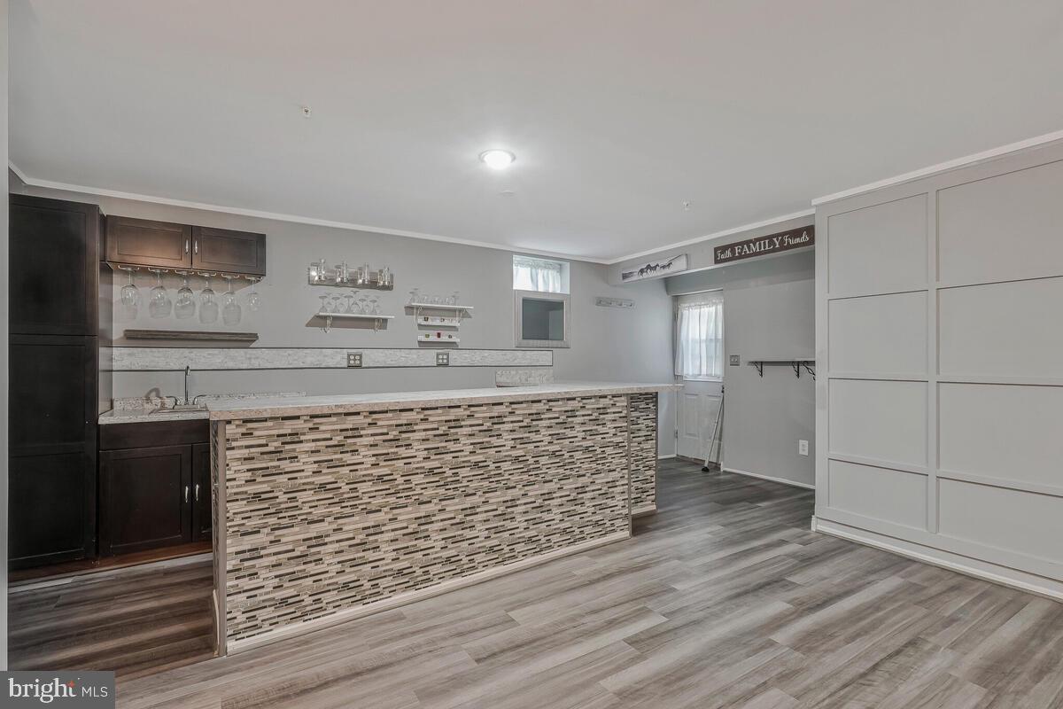 WINDSOR MANOR - Residential