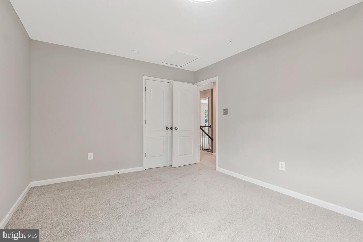 WINDSOR MANOR - Residential