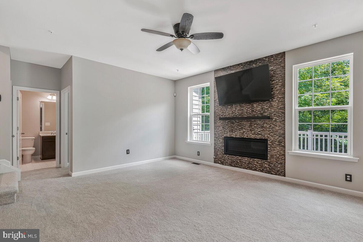 WINDSOR MANOR - Residential