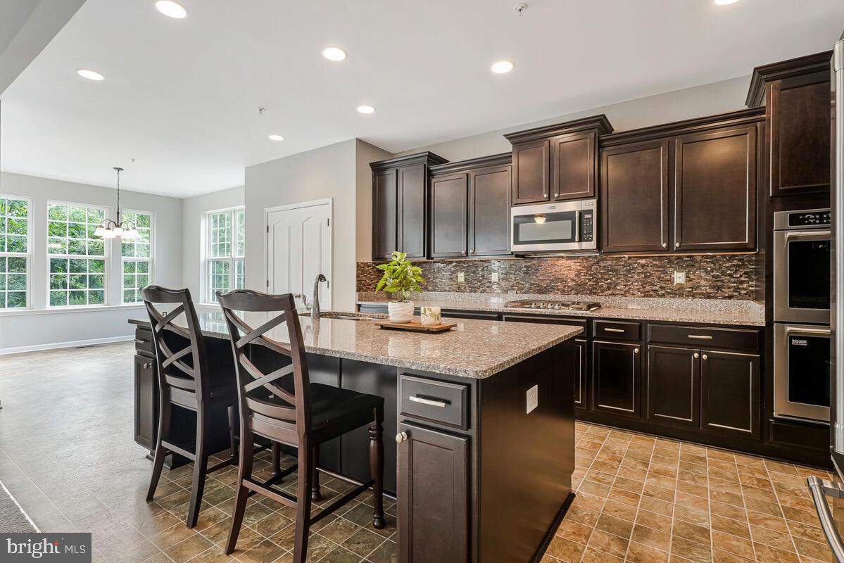 WINDSOR MANOR - Residential