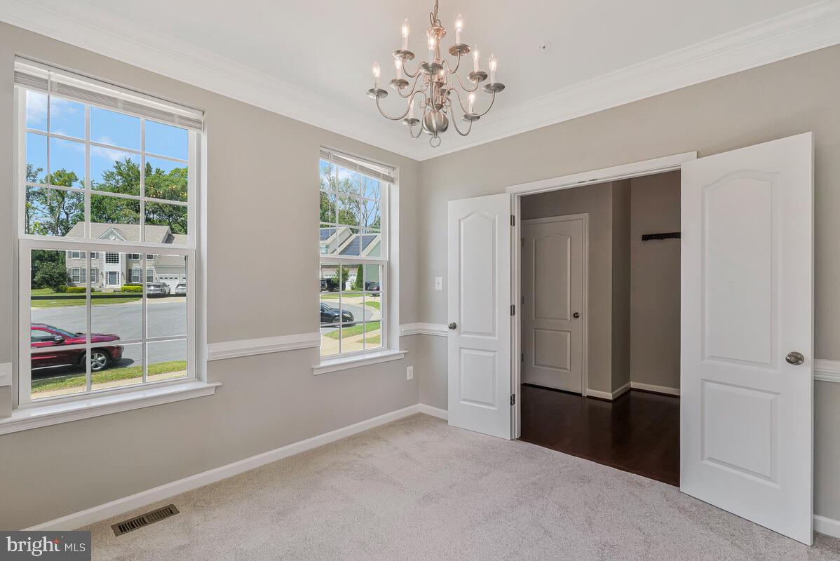 WINDSOR MANOR - Residential