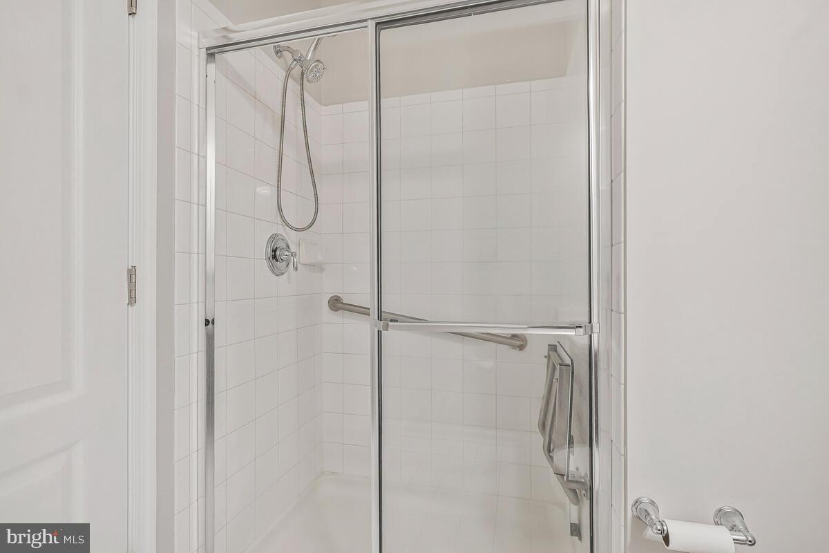 WINDSOR MANOR - Residential