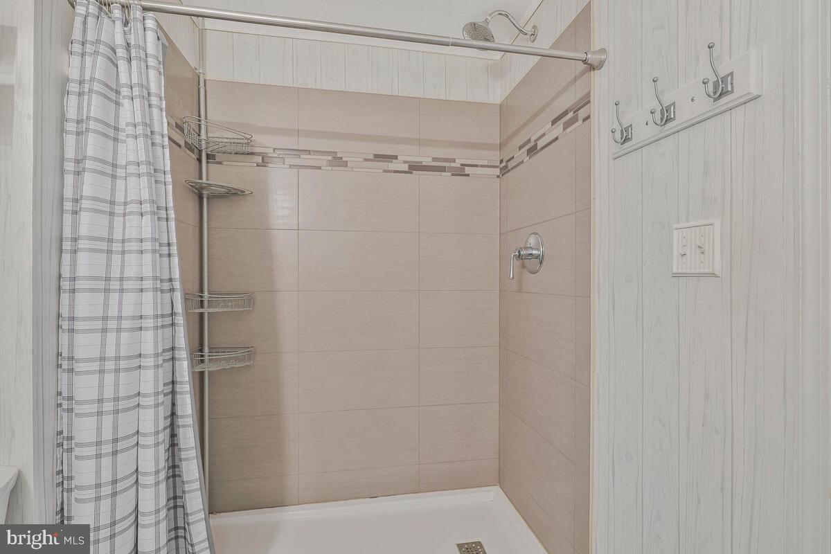 WINDSOR MANOR - Residential