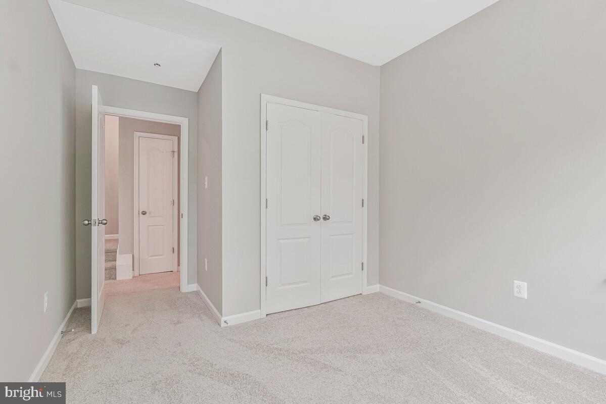 WINDSOR MANOR - Residential