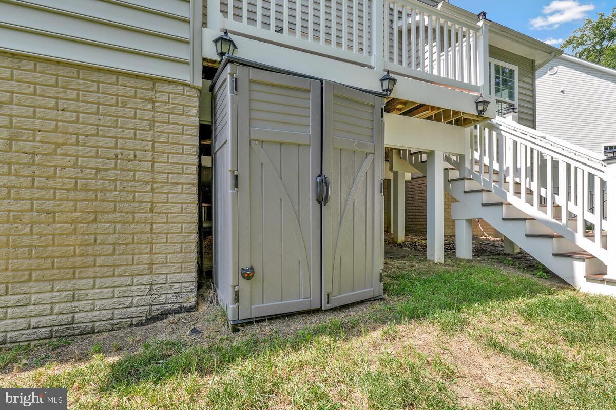 WINDSOR MANOR - Residential