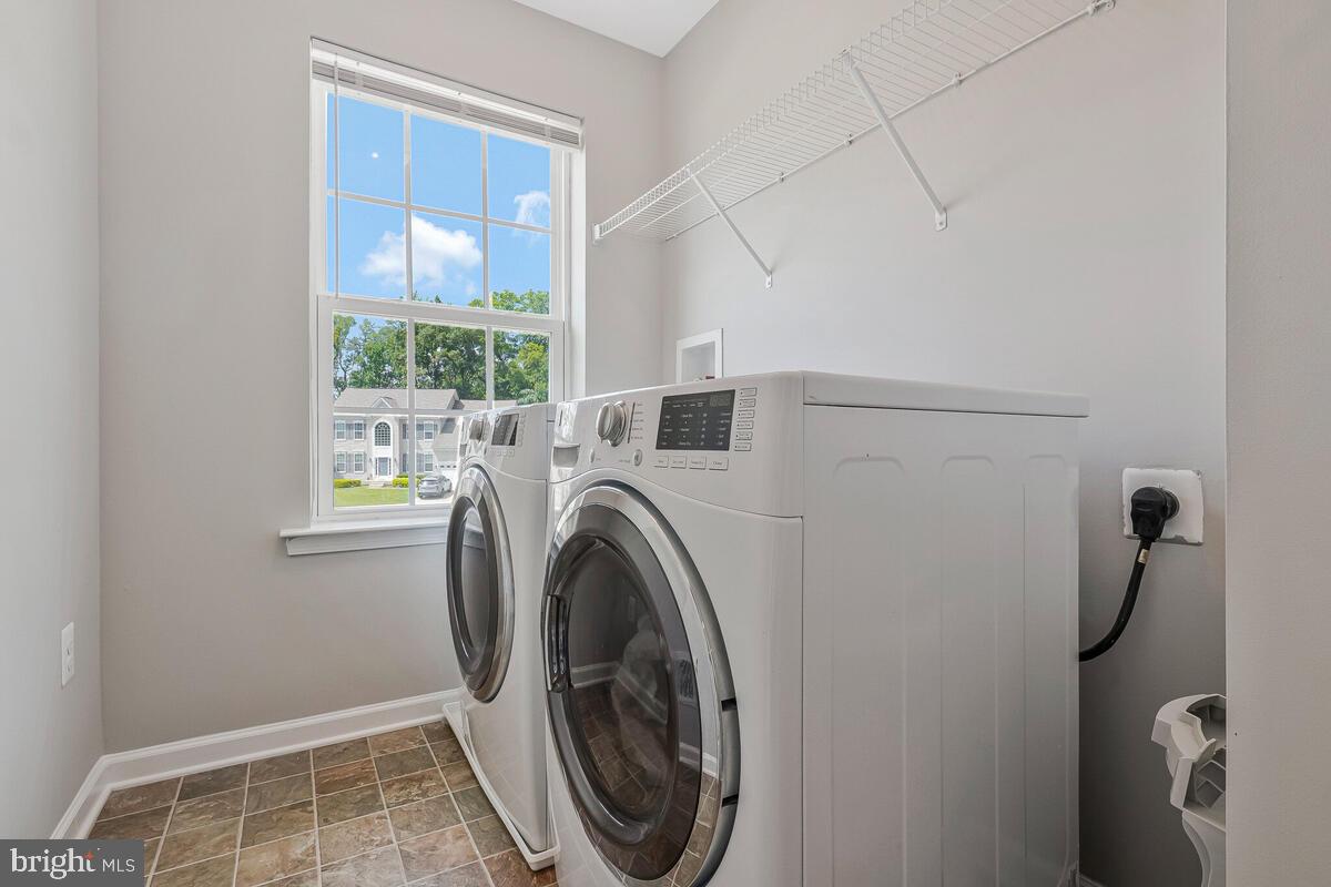 WINDSOR MANOR - Residential