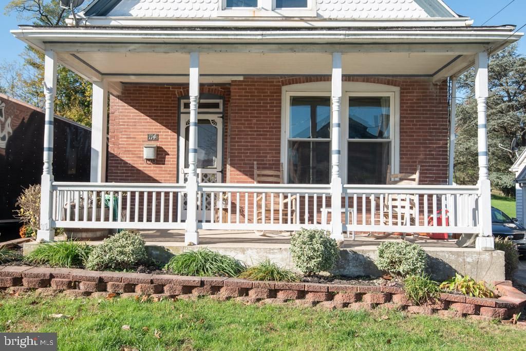 Photo of 114 S CHURCH ST, QUARRYVILLE, PA 17566 (MLS # PALA2027460)