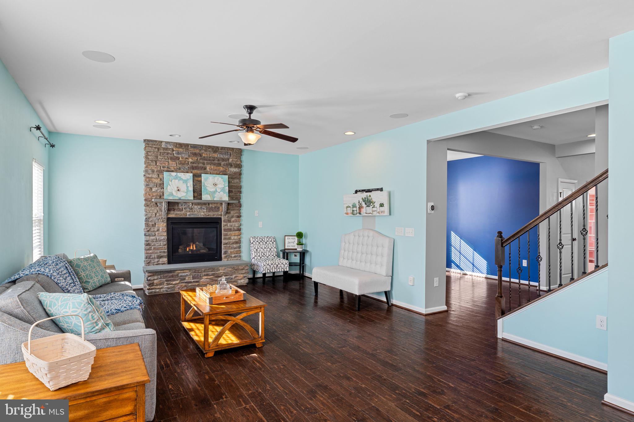 HIDDEN OAKS - Residential