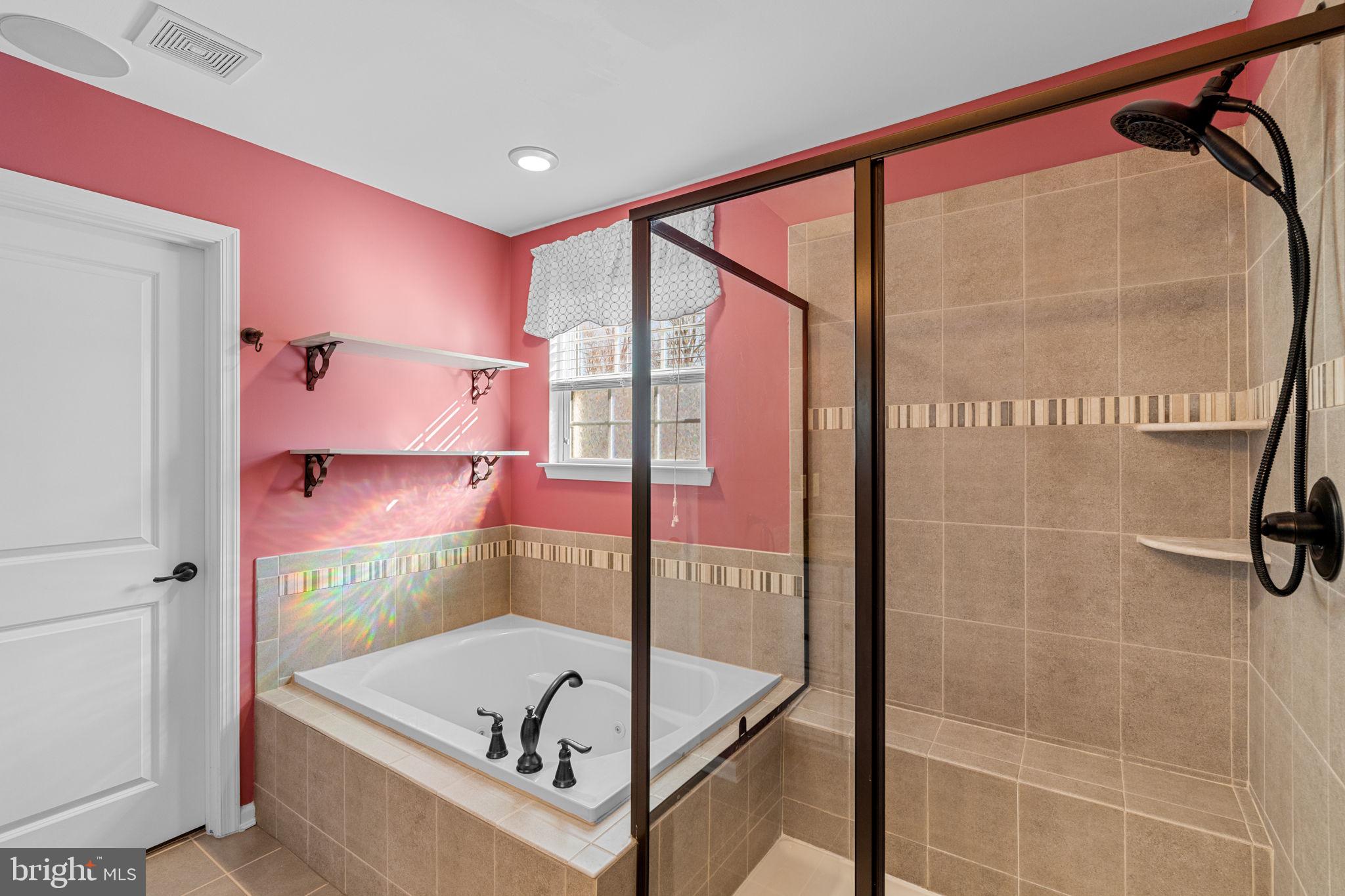 HIDDEN OAKS - Residential