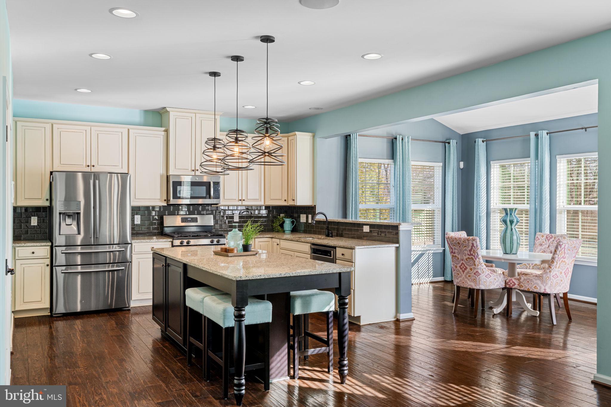 HIDDEN OAKS - Residential