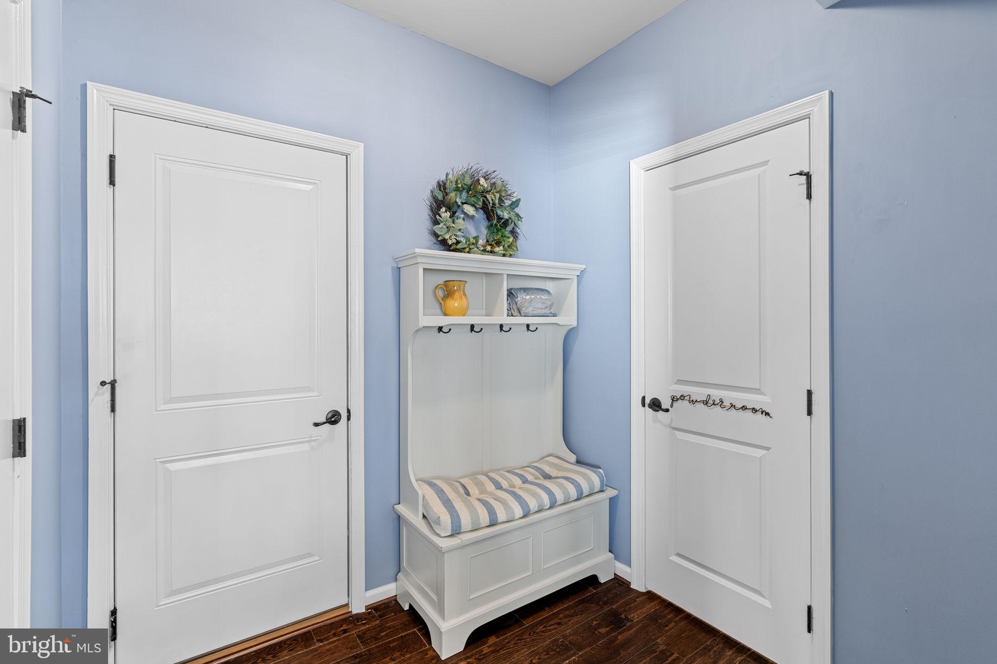 HIDDEN OAKS - Residential