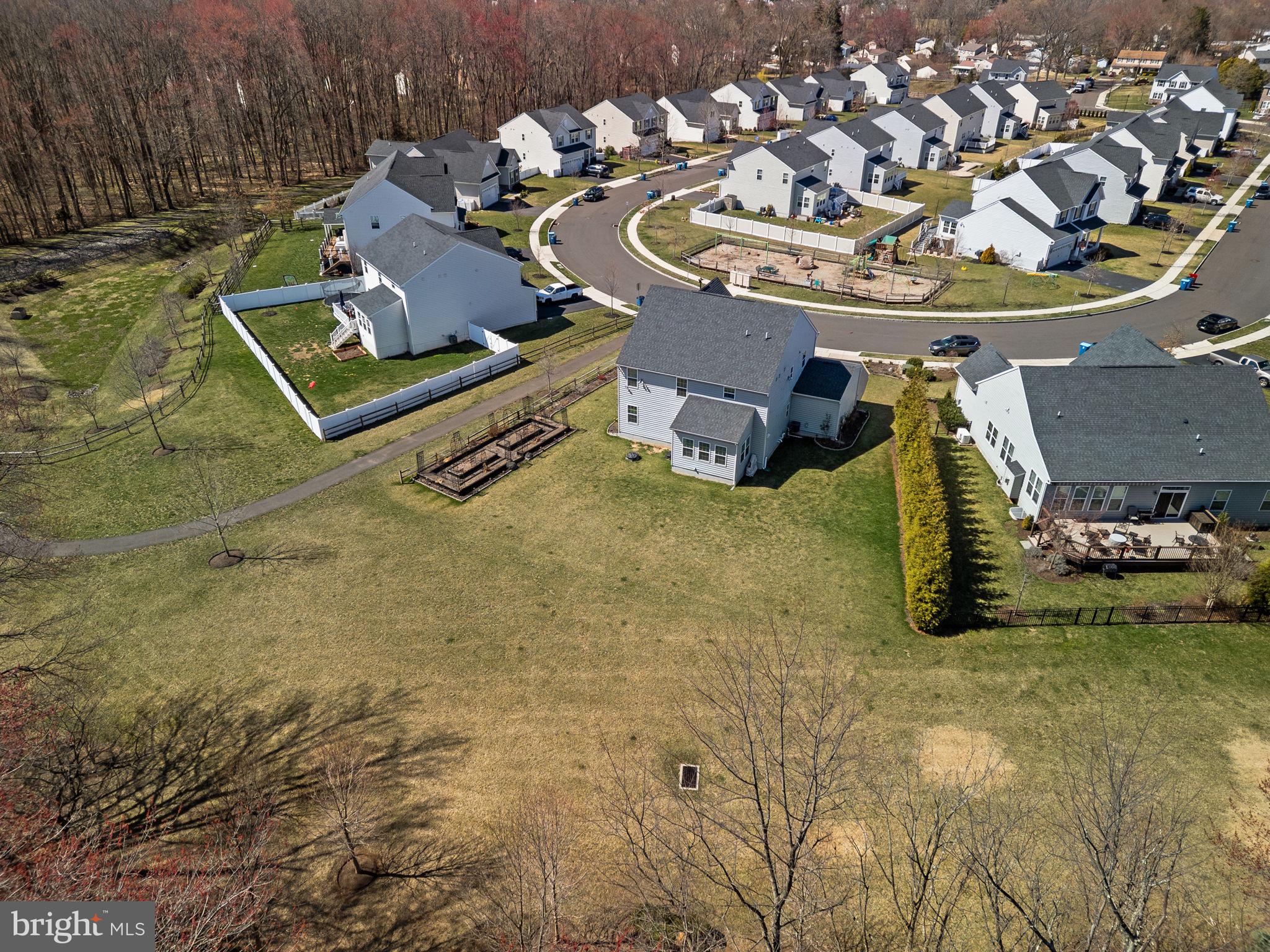 HIDDEN OAKS - Residential