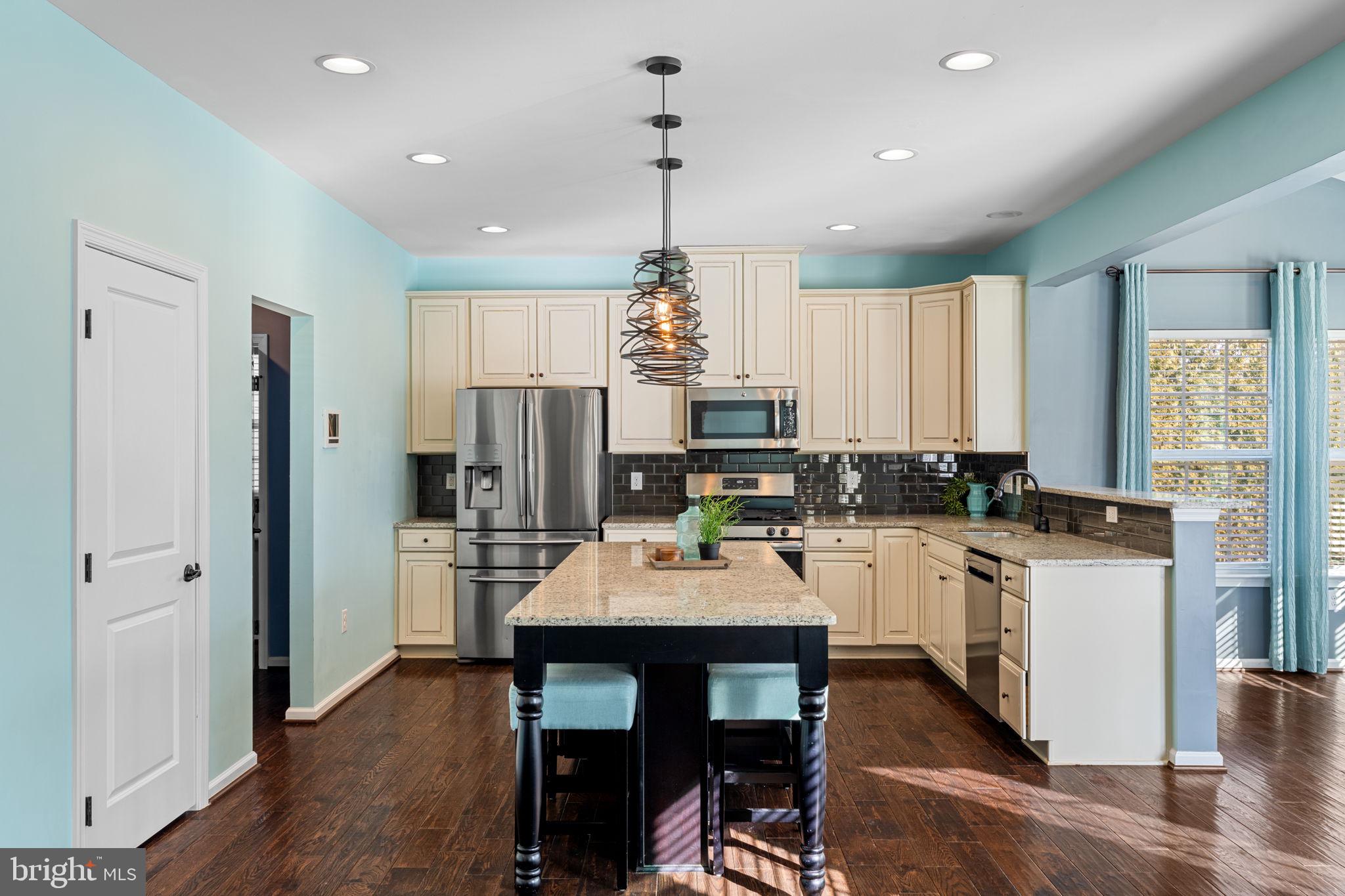 HIDDEN OAKS - Residential