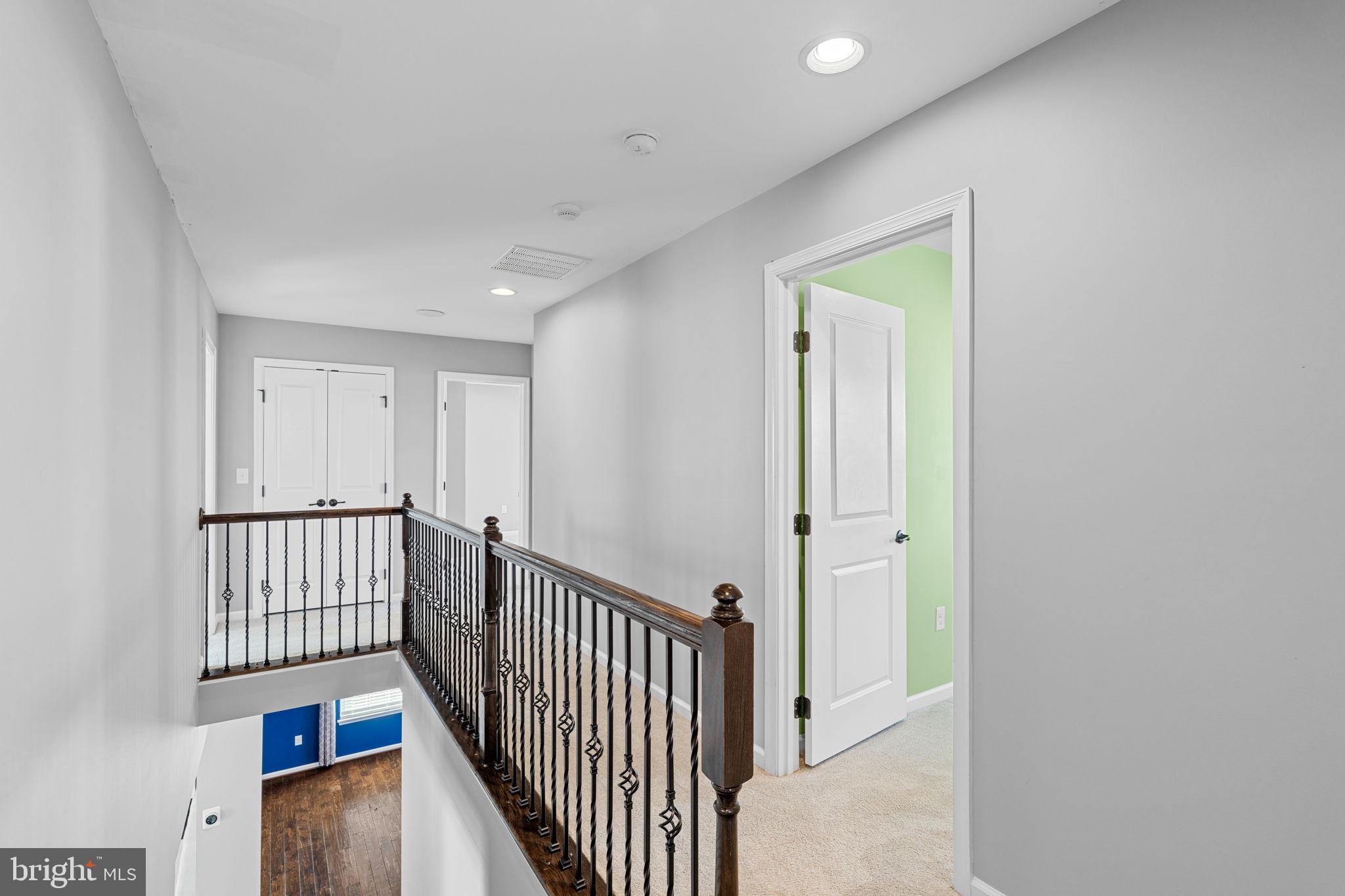 HIDDEN OAKS - Residential