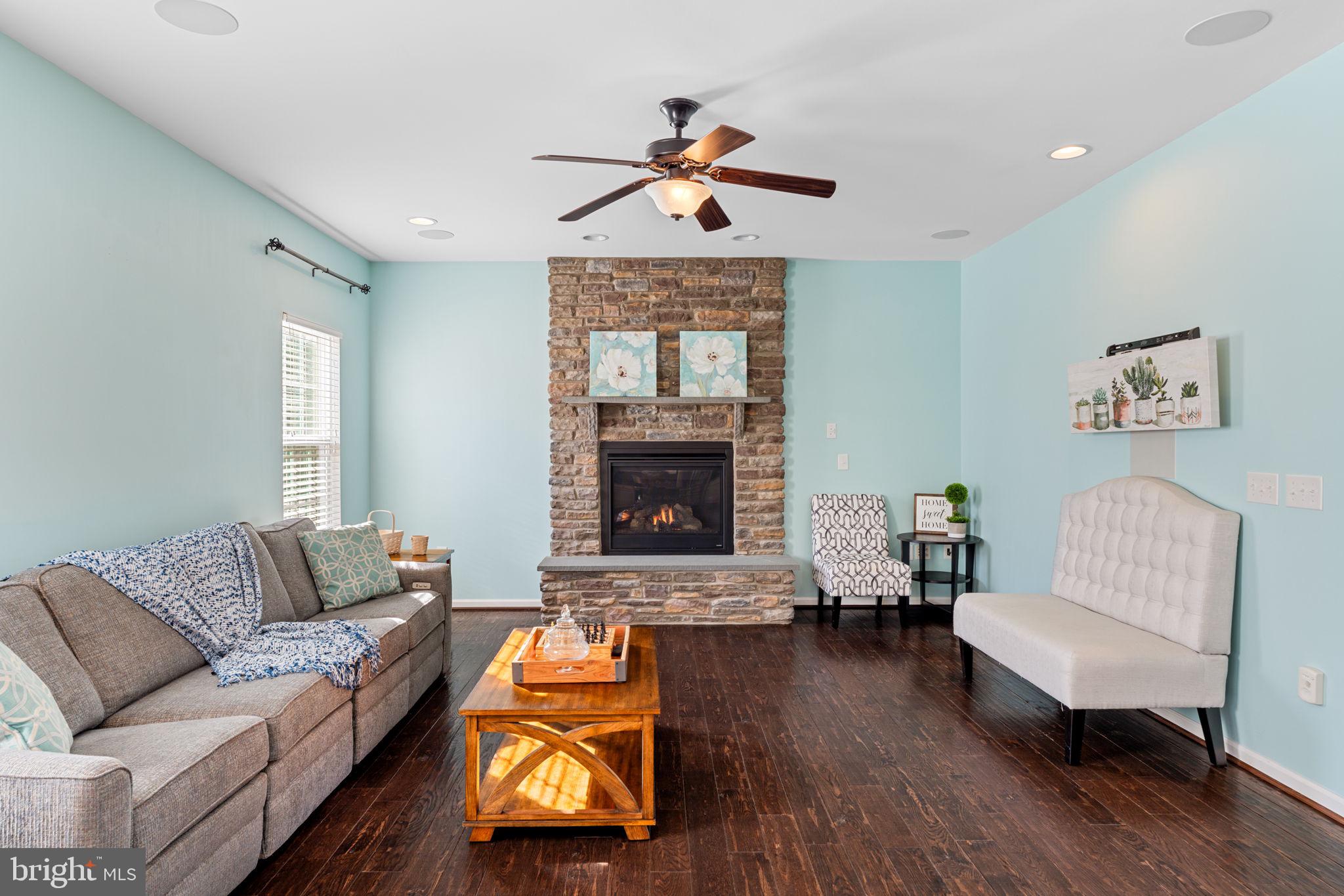 HIDDEN OAKS - Residential